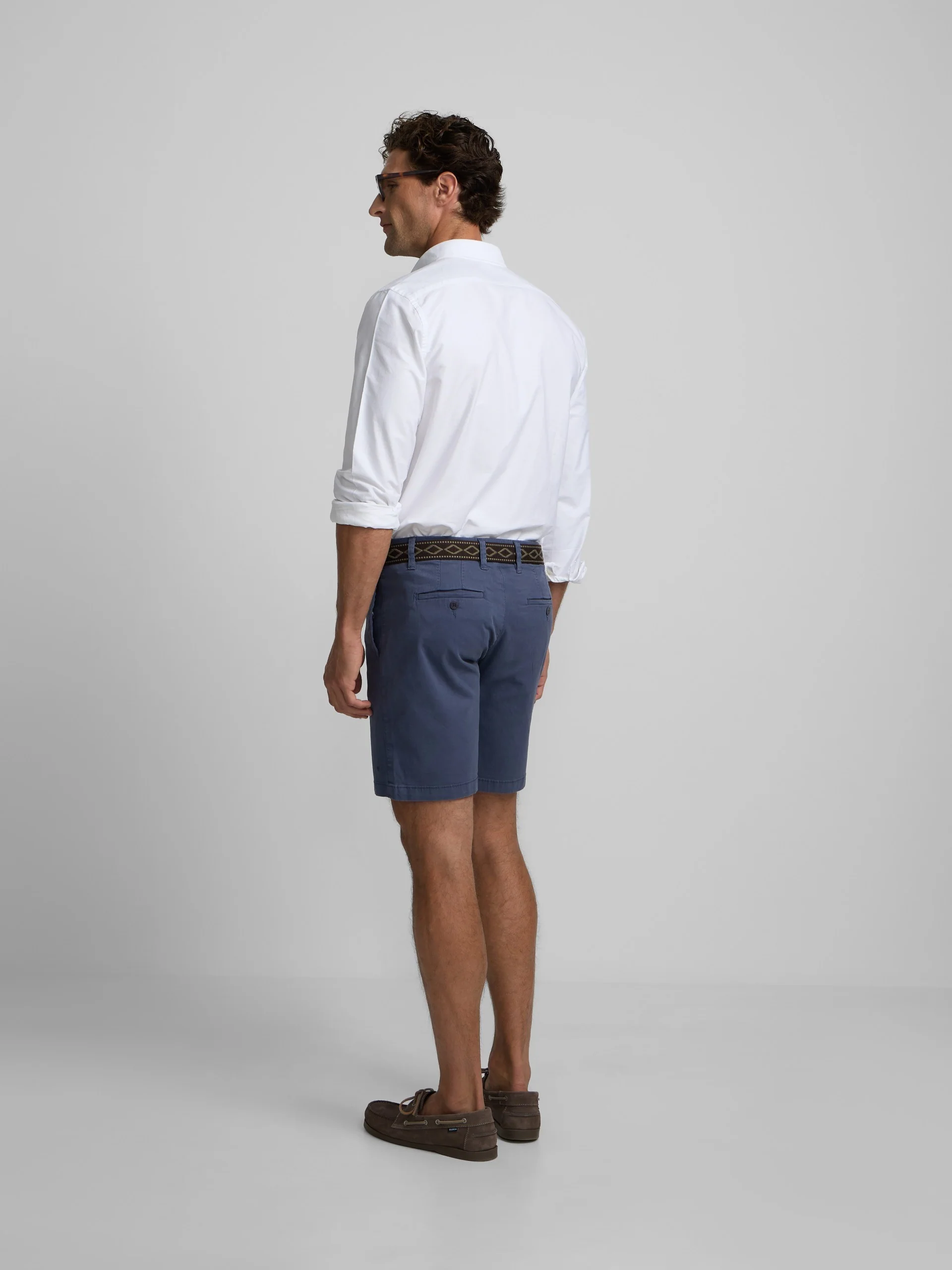 Bermuda clasica pinza azul indigo - Image 7