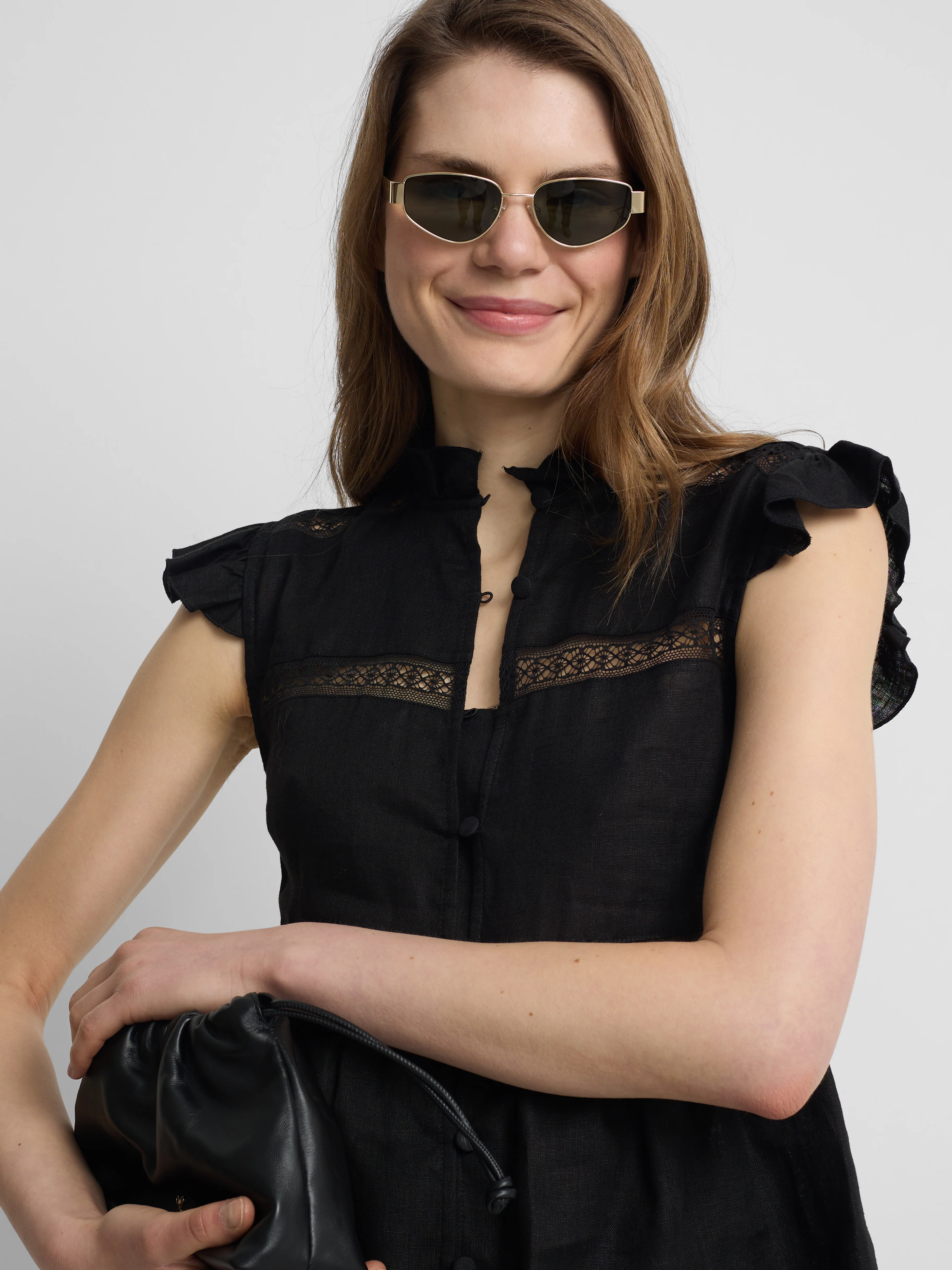 Blusa detalles bordados negra - Image 4