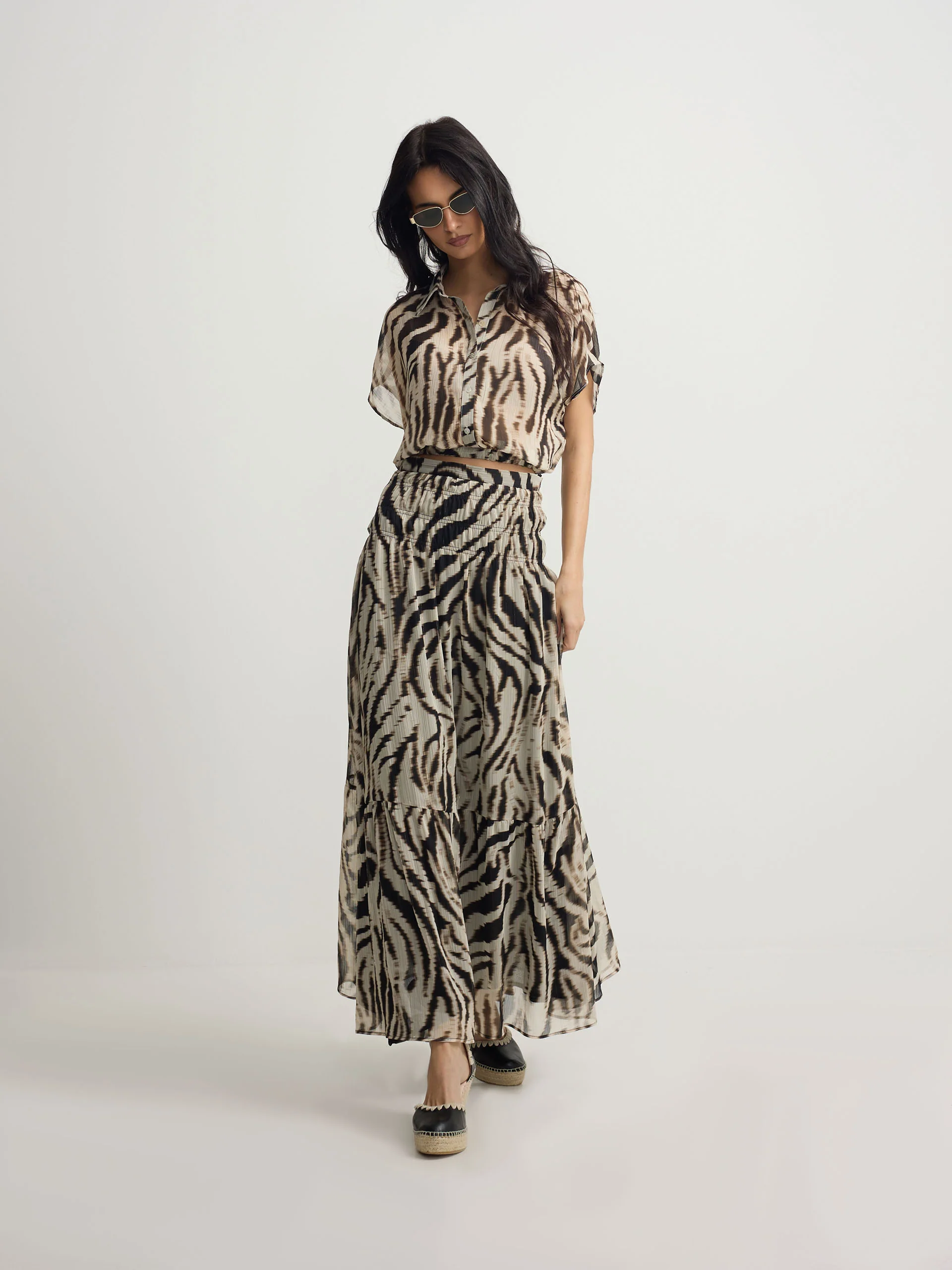 Blusa estampado animal print negro - Image 3