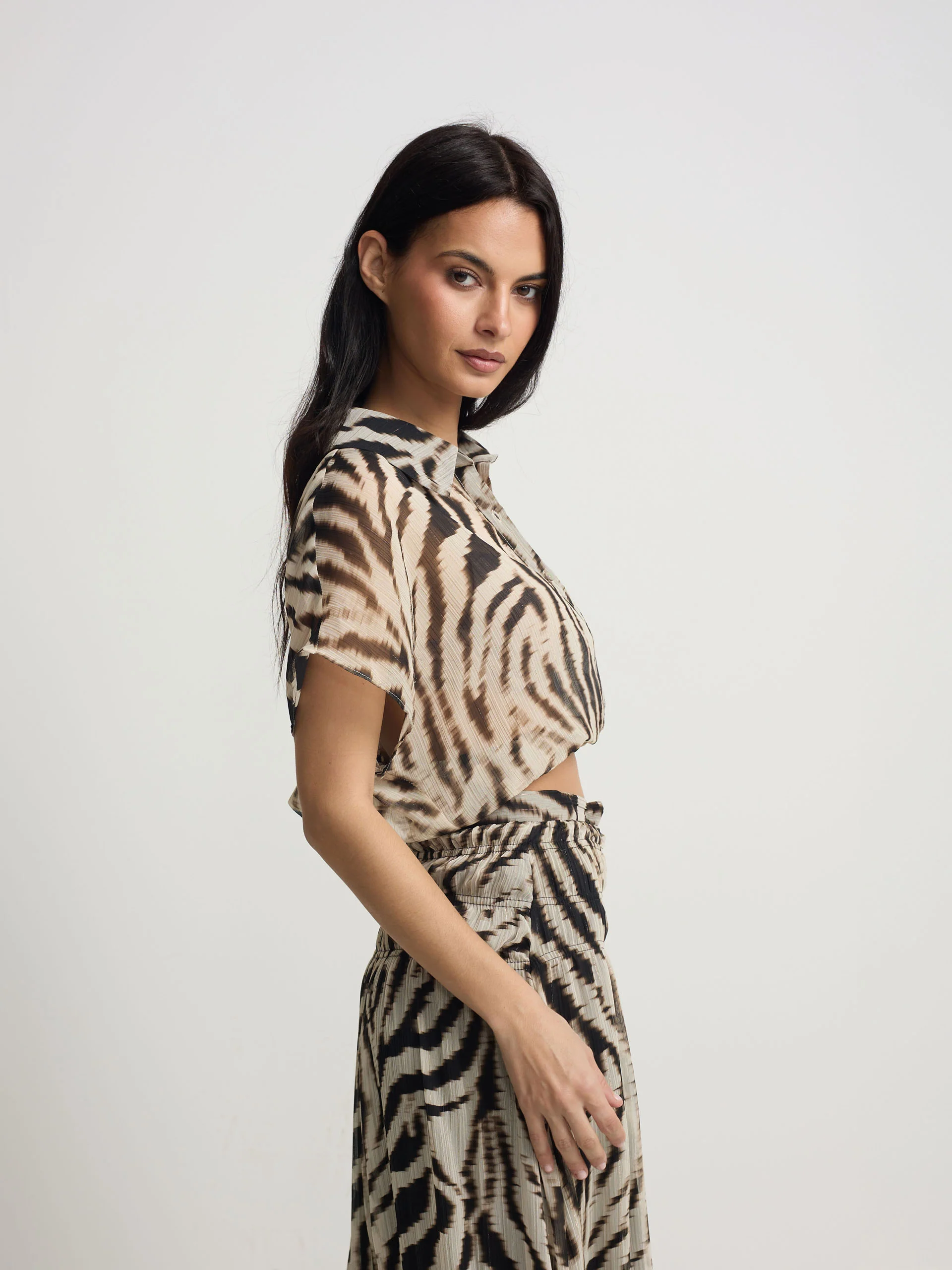 Blusa estampado animal print negro - Image 4