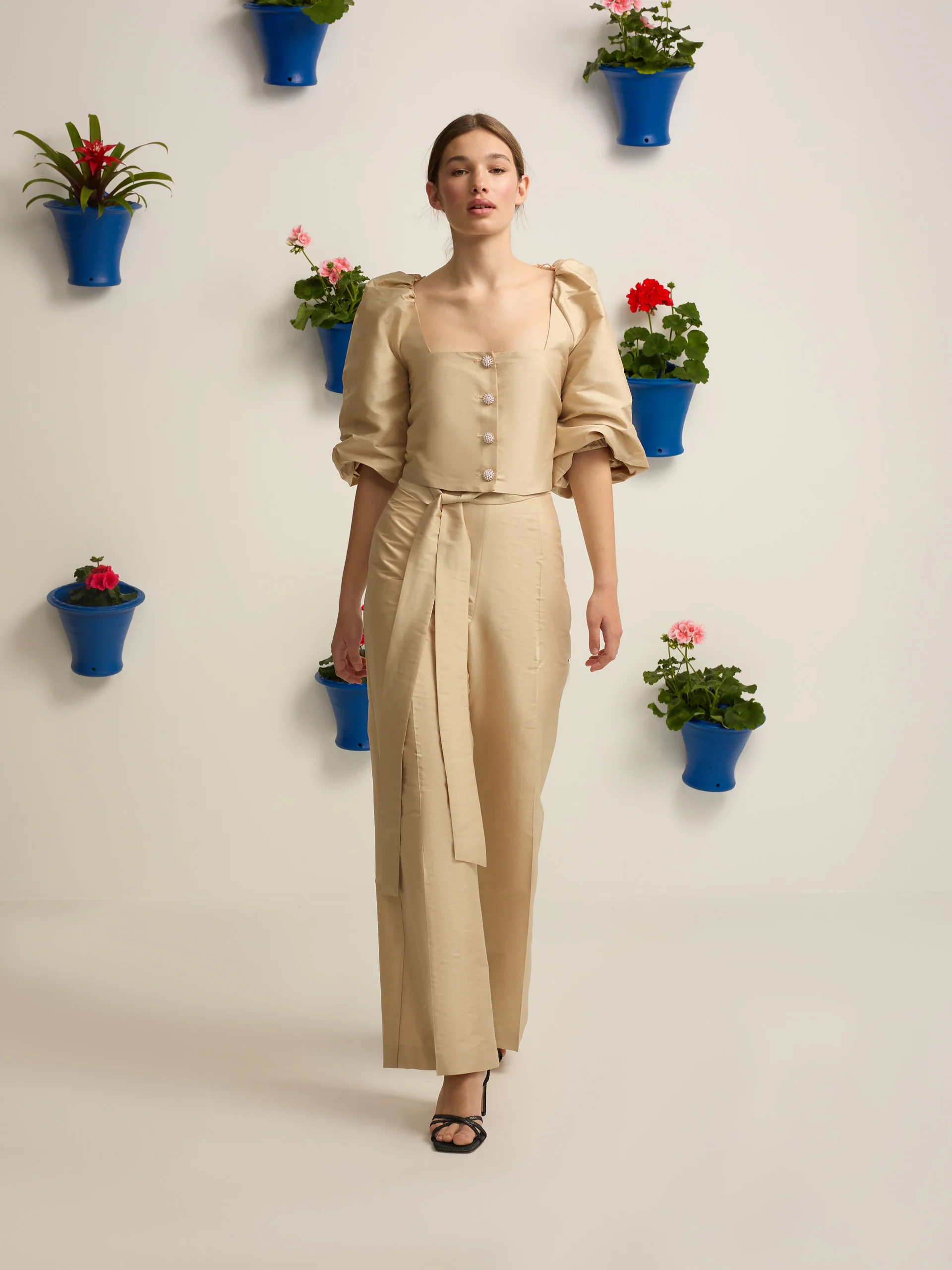 Blusa event collection manga farol beige - Image 5