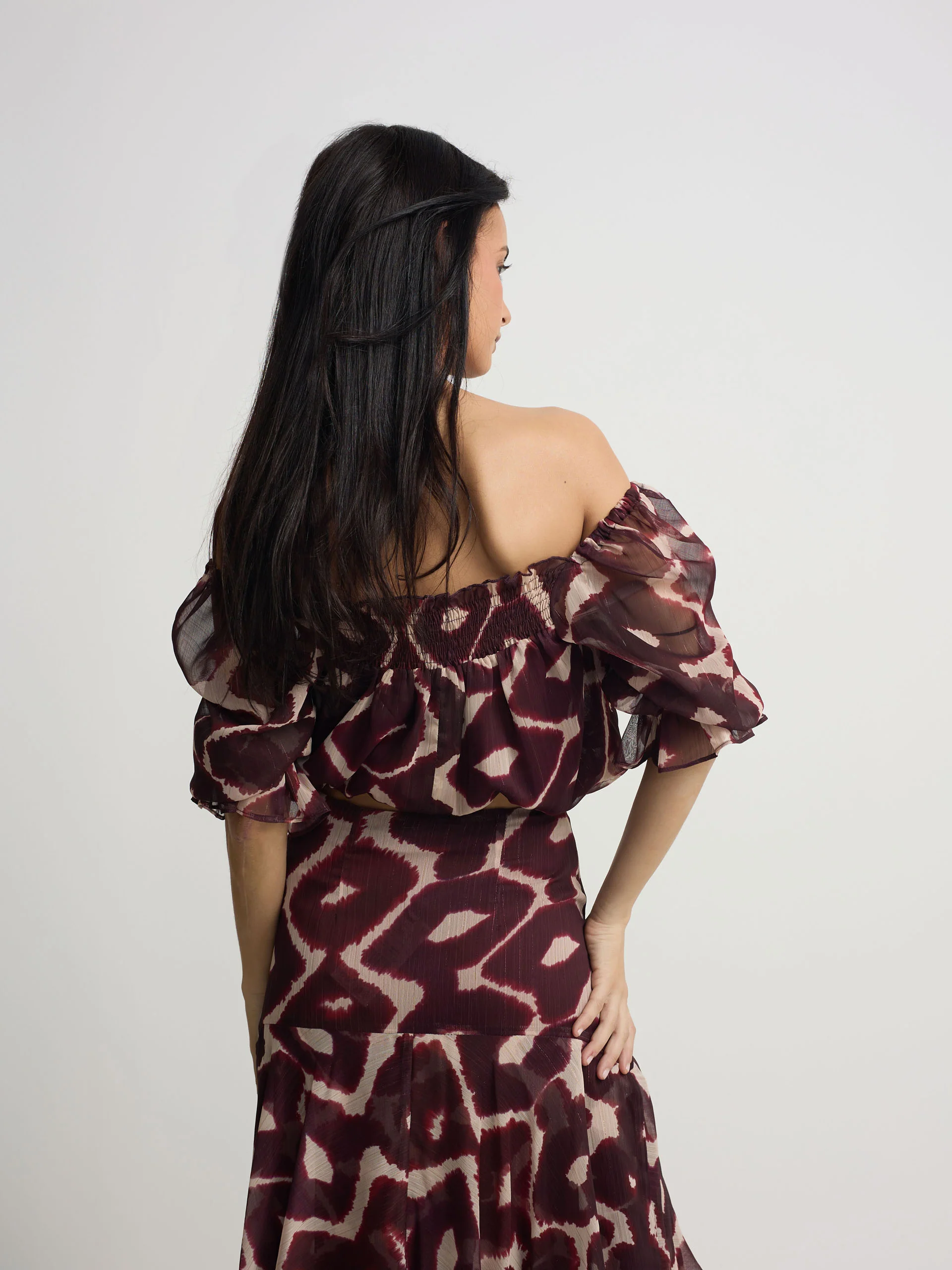 Blusa fruncida estampado marrones - Image 5