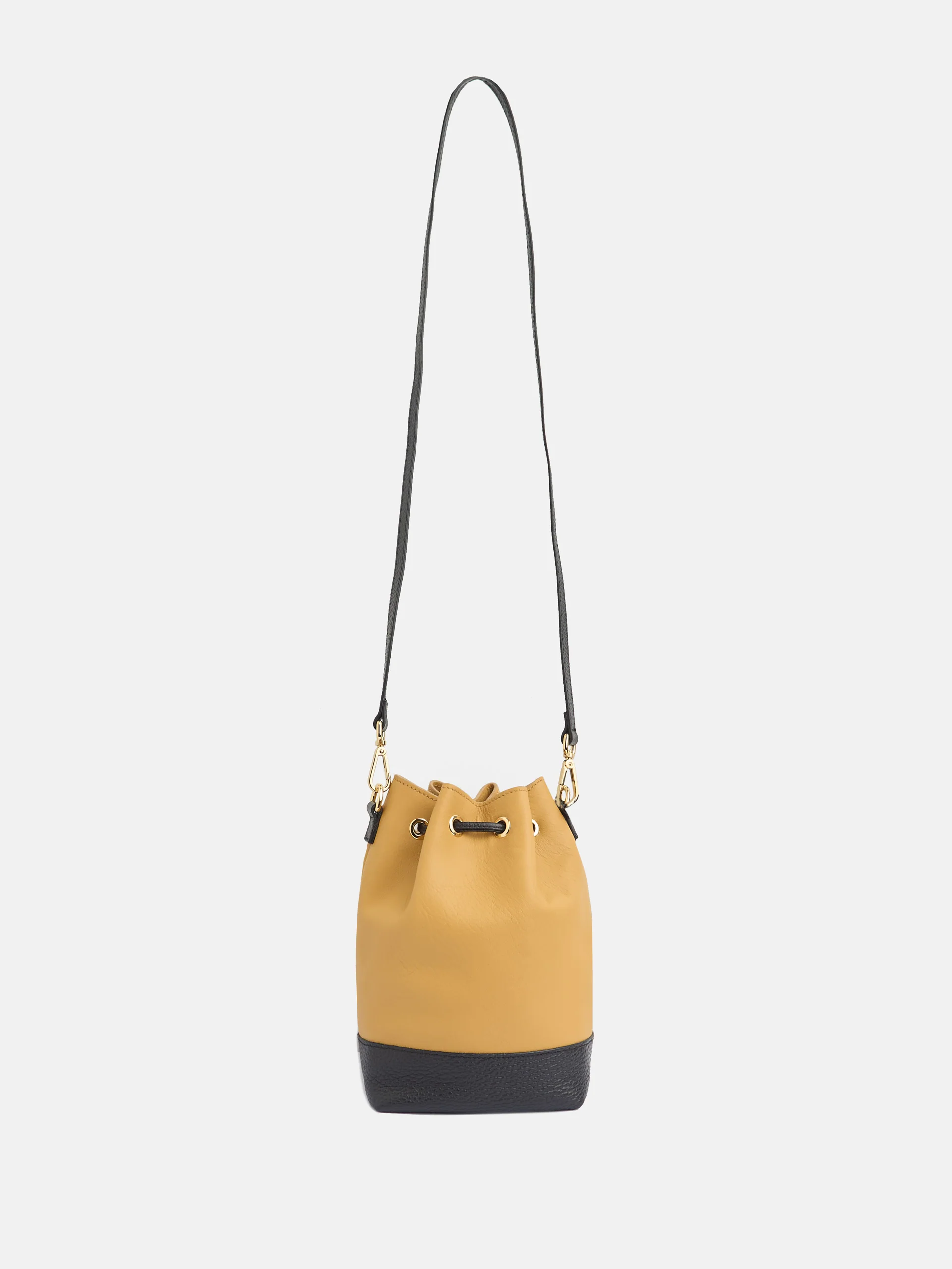 Bolso saco piel combinado camel y negro - Image 4