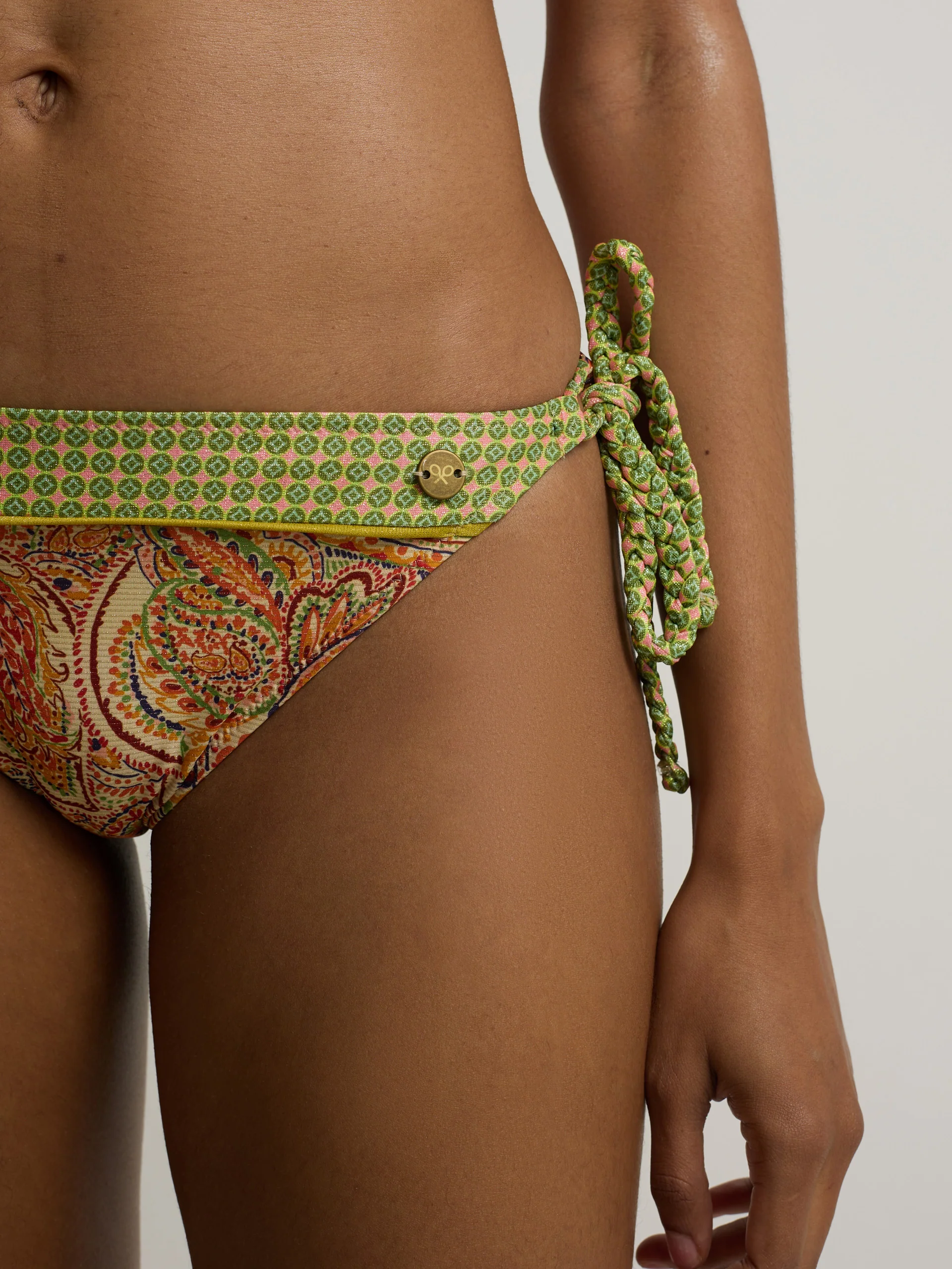 Braguita bikini estampado cachemir naranjas - Image 3