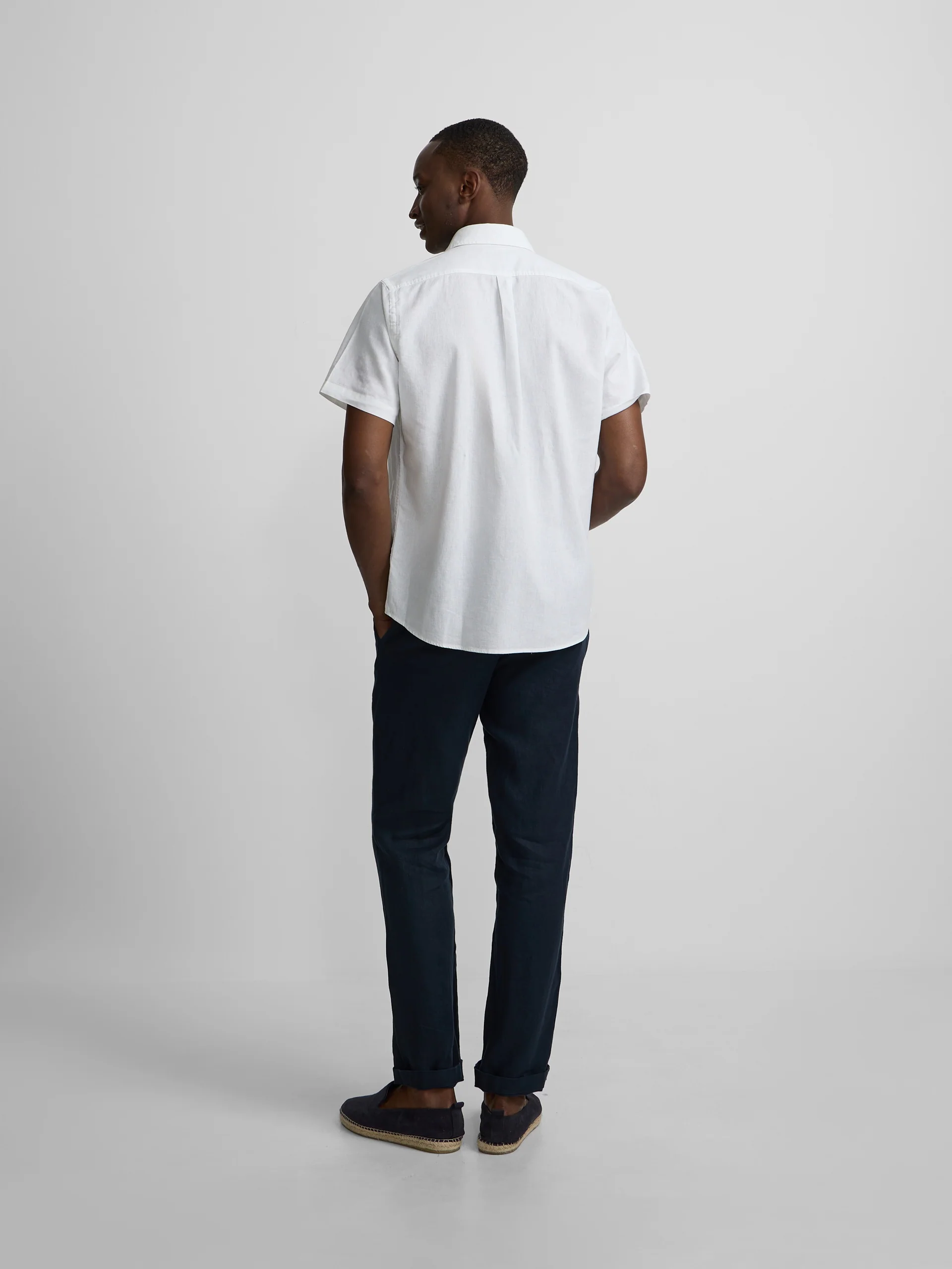 Camisa manga corta lino blanca - Image 11