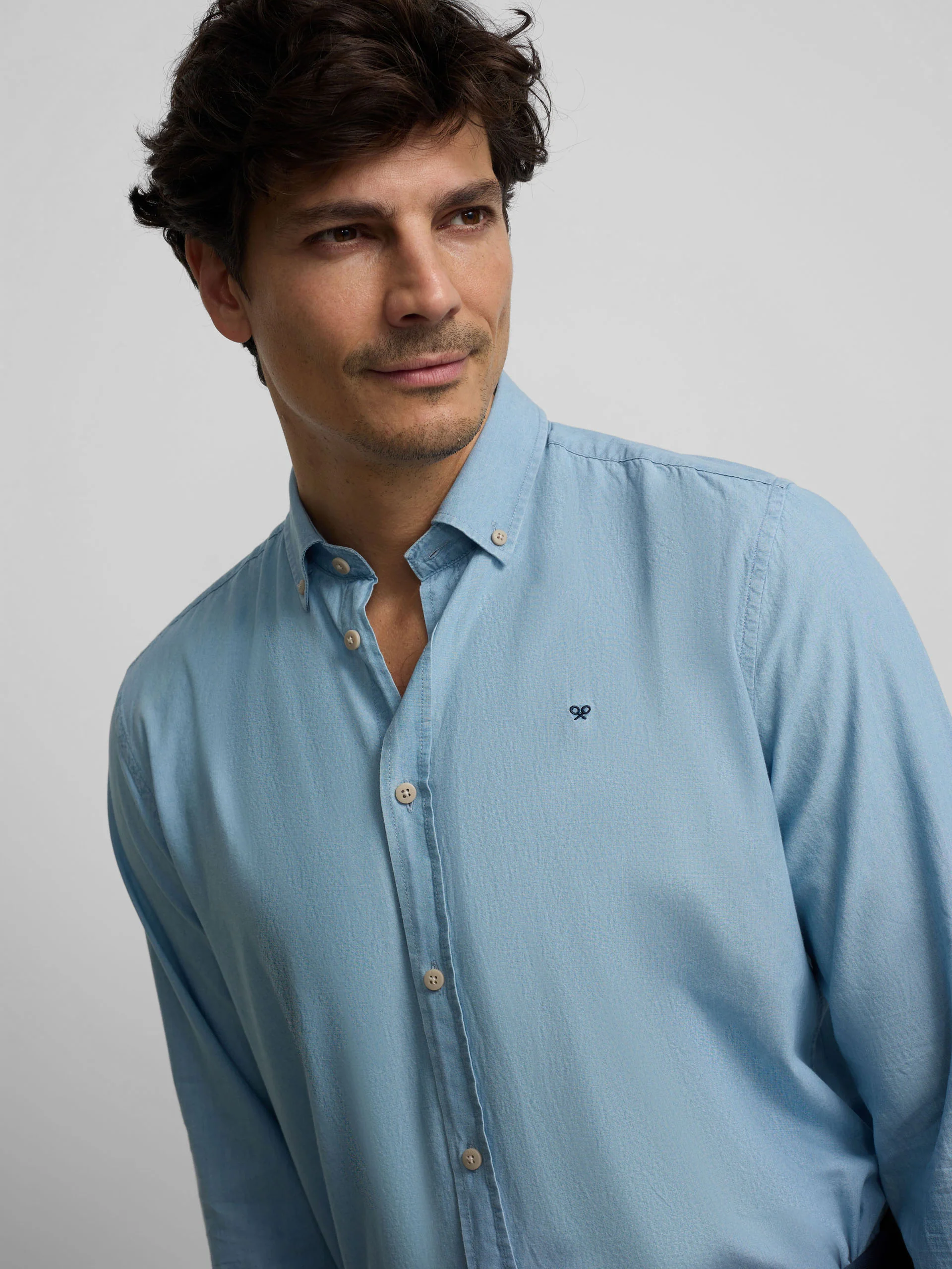 Camisa sport denim azul claro - Image 3