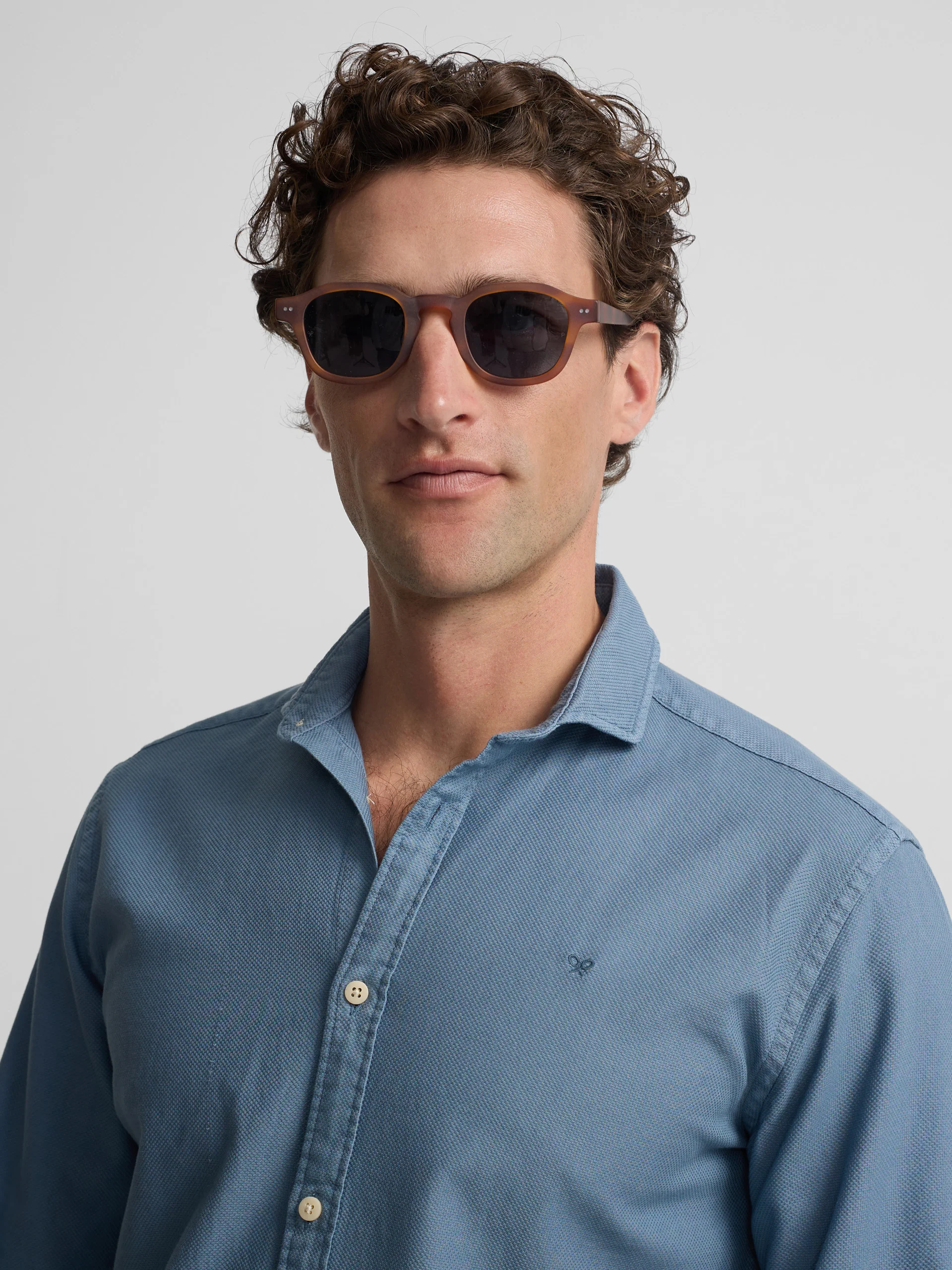 Camisa sport estructura logo azul indigo