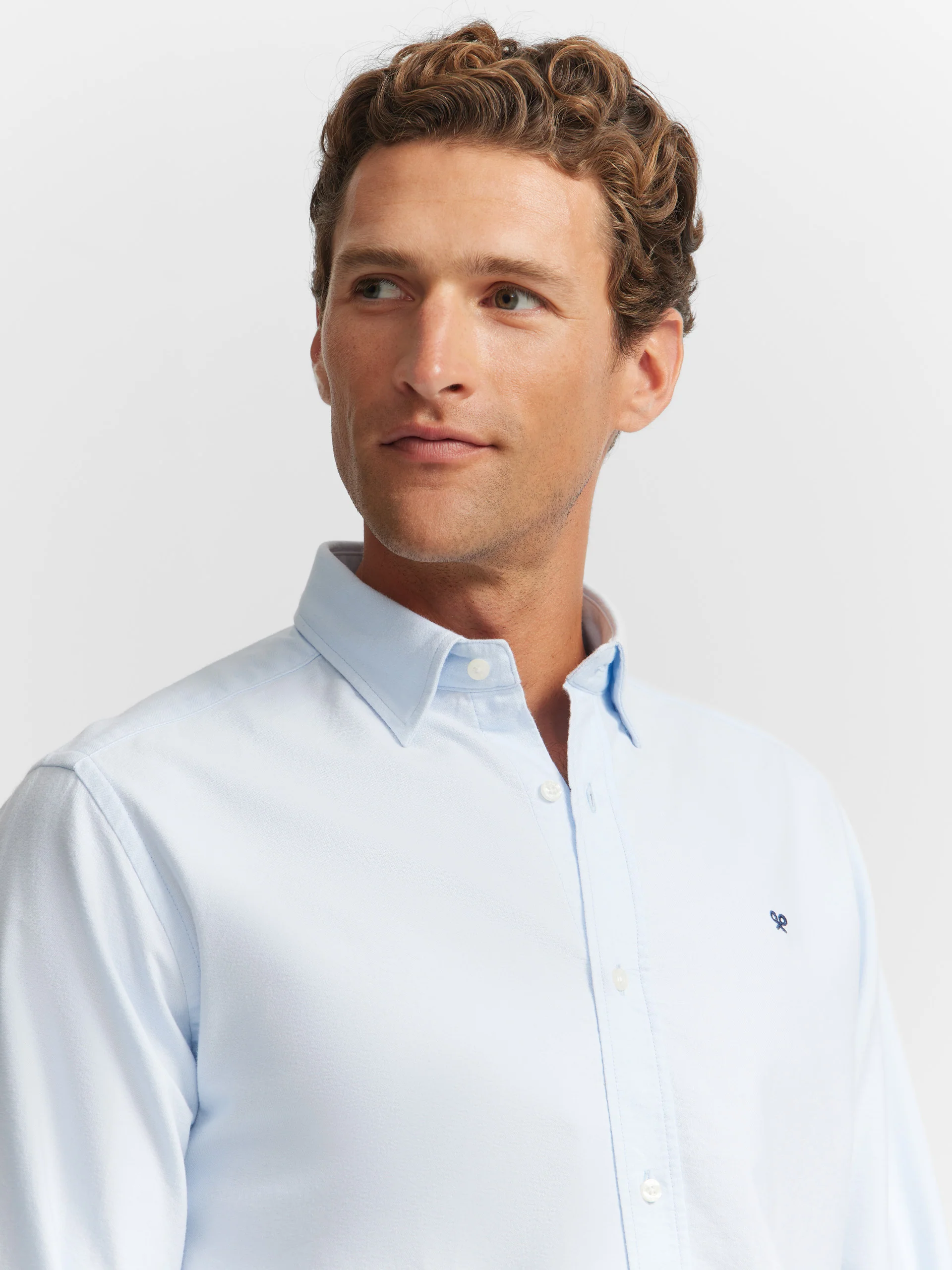 Camisa sport oxford cutaway celeste - Image 3