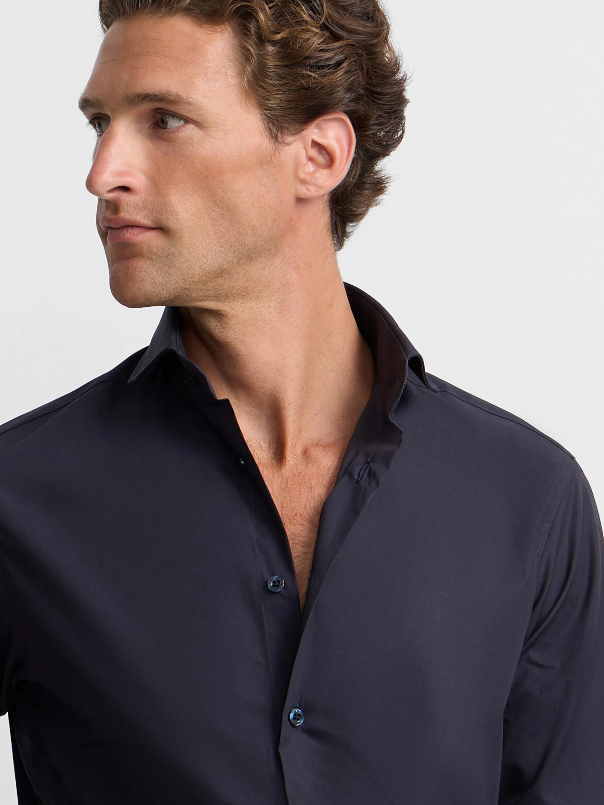 Camisa vestir lisa azul marino - Image 4