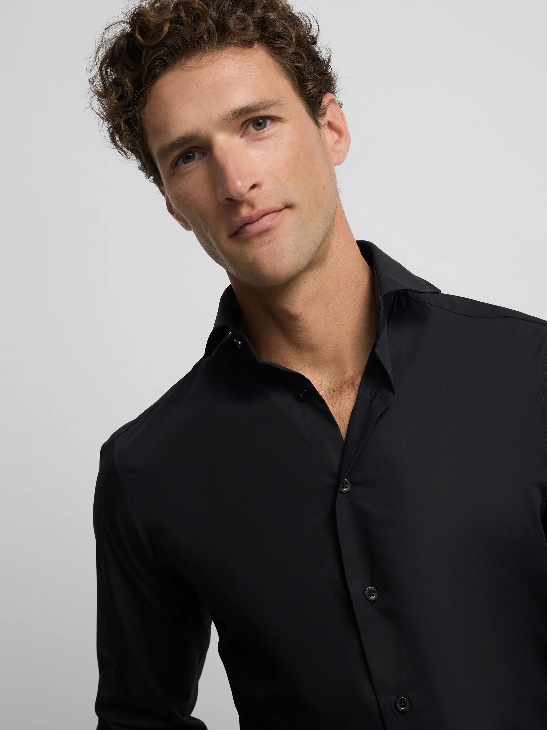 Camisa vestir lisa negra - Image 4