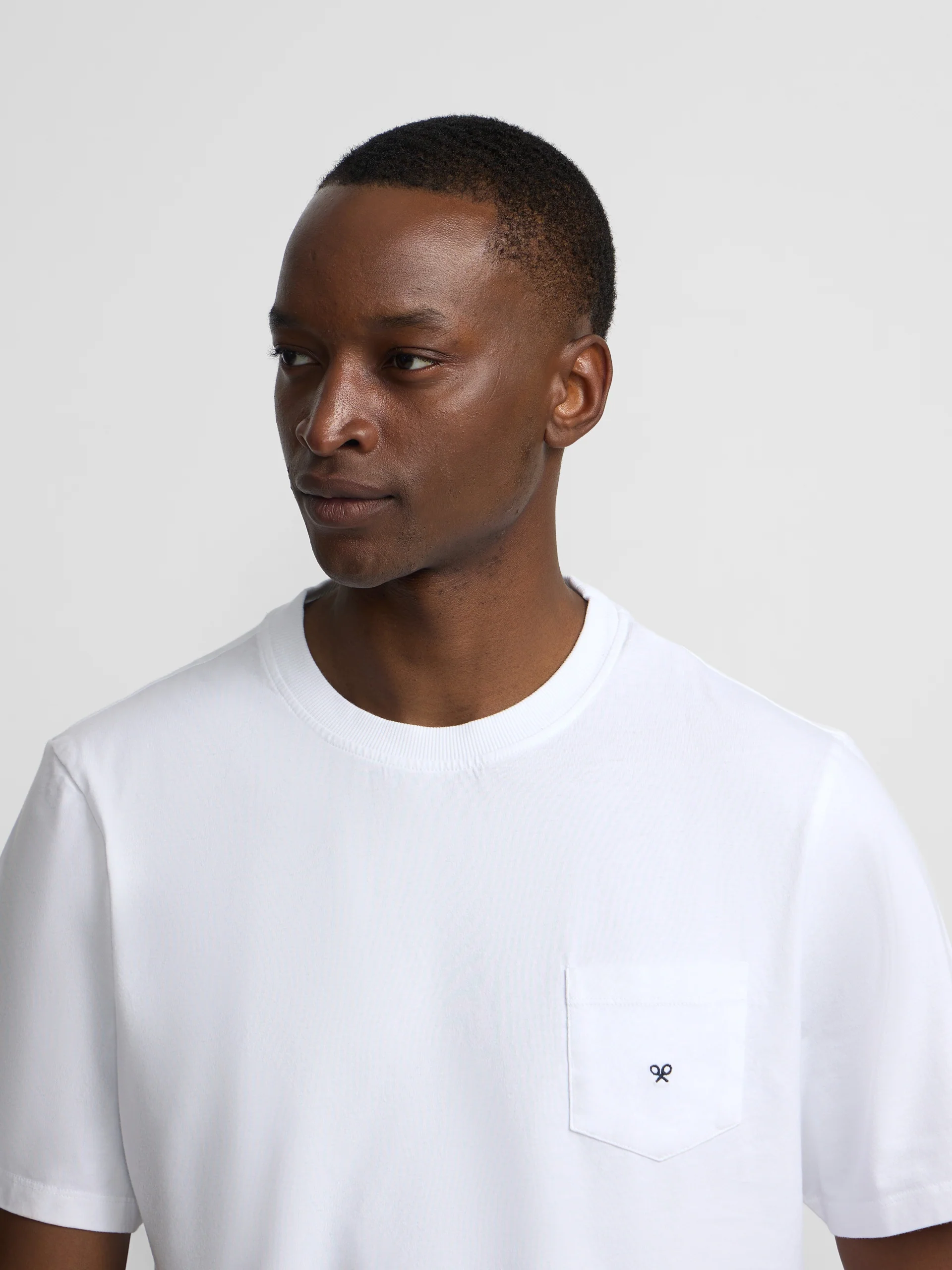 Camiseta clasica bolsillo minilogo blanca - Image 3