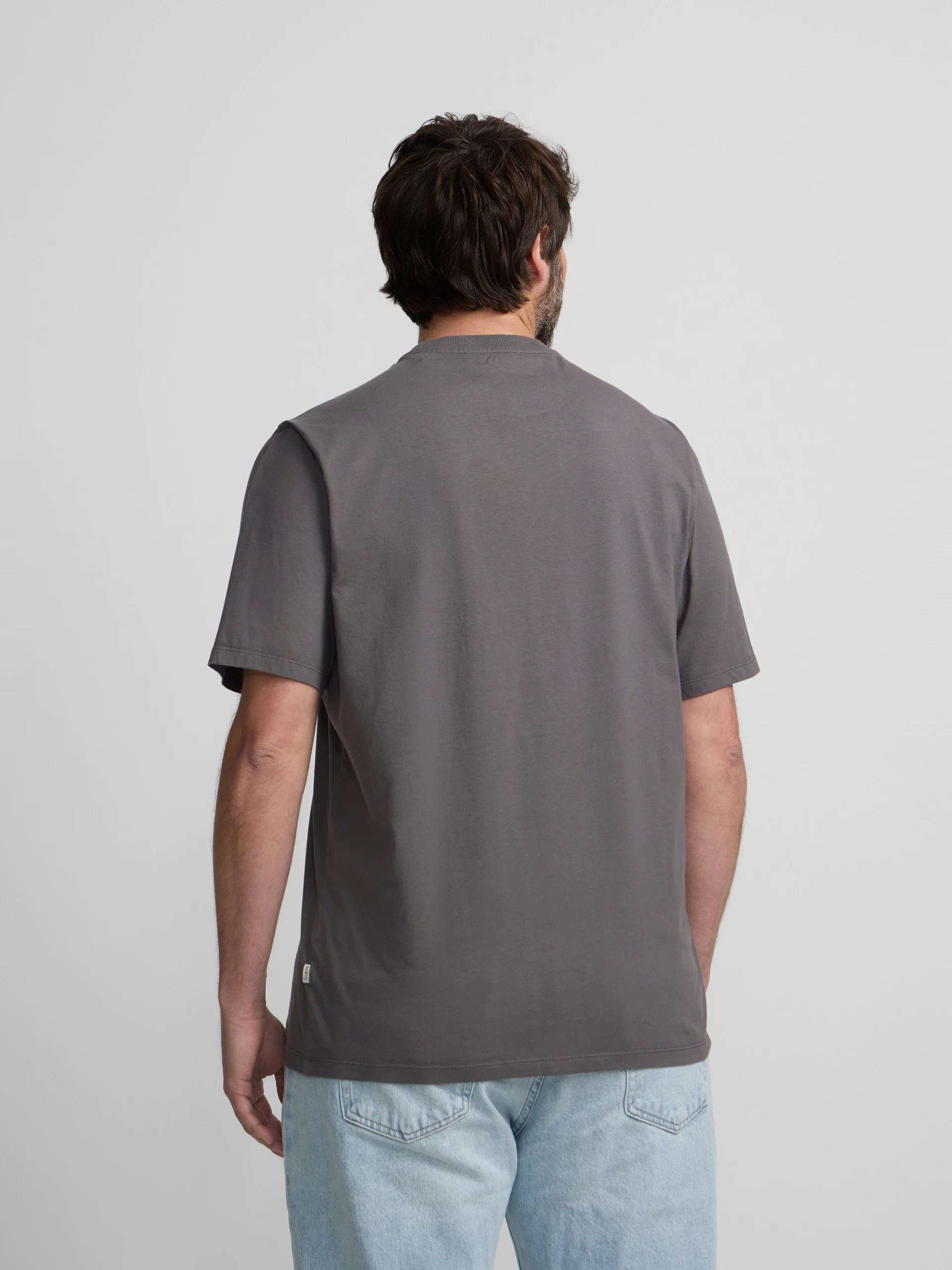 Camiseta clasica bolsillo minilogo gris - Image 10