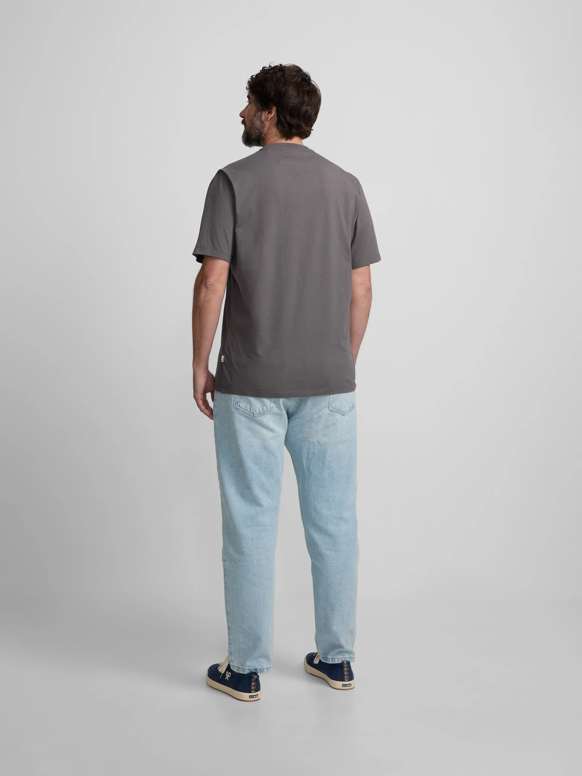 Camiseta clasica bolsillo minilogo gris - Image 11