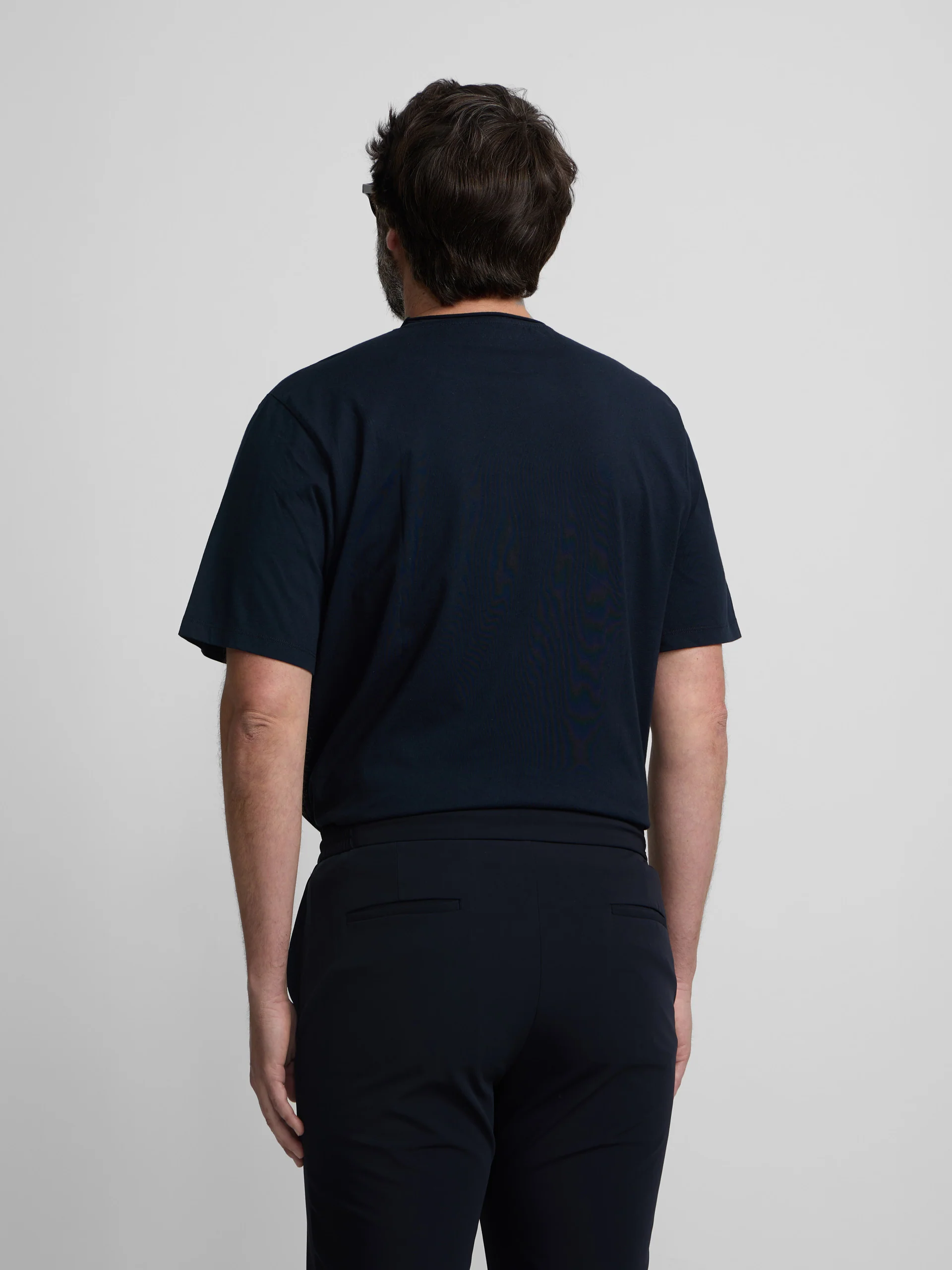 Camiseta cuello roll azul marino - Image 12