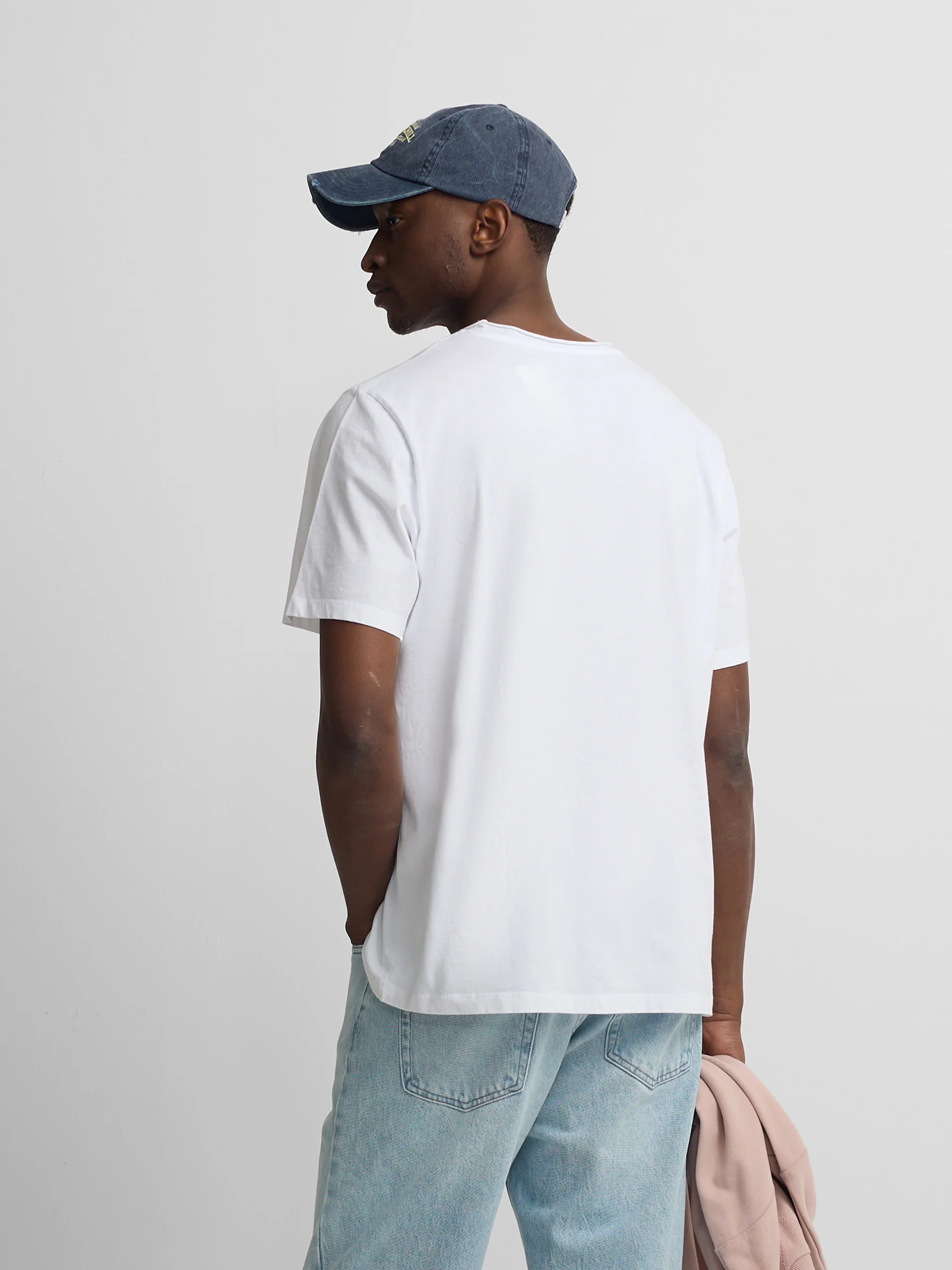 Camiseta cuello roll blanca - Image 6