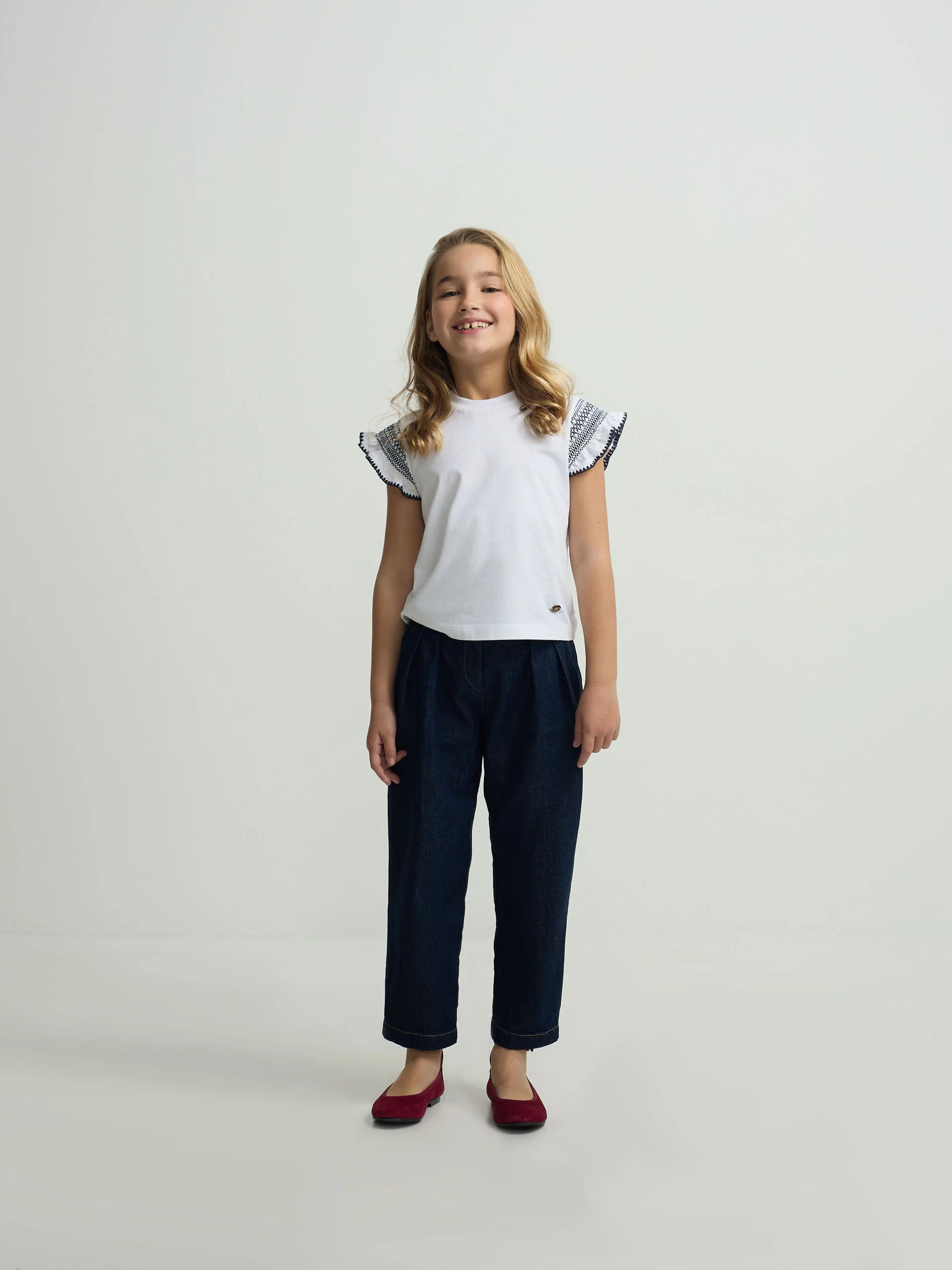 Camiseta girl bordado mangas blanca - Image 3