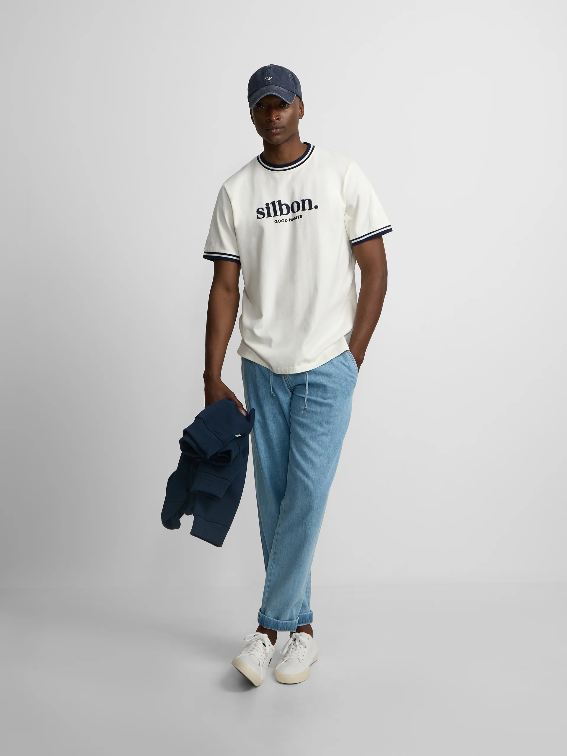 Camiseta good habits crema azul marino - Image 3