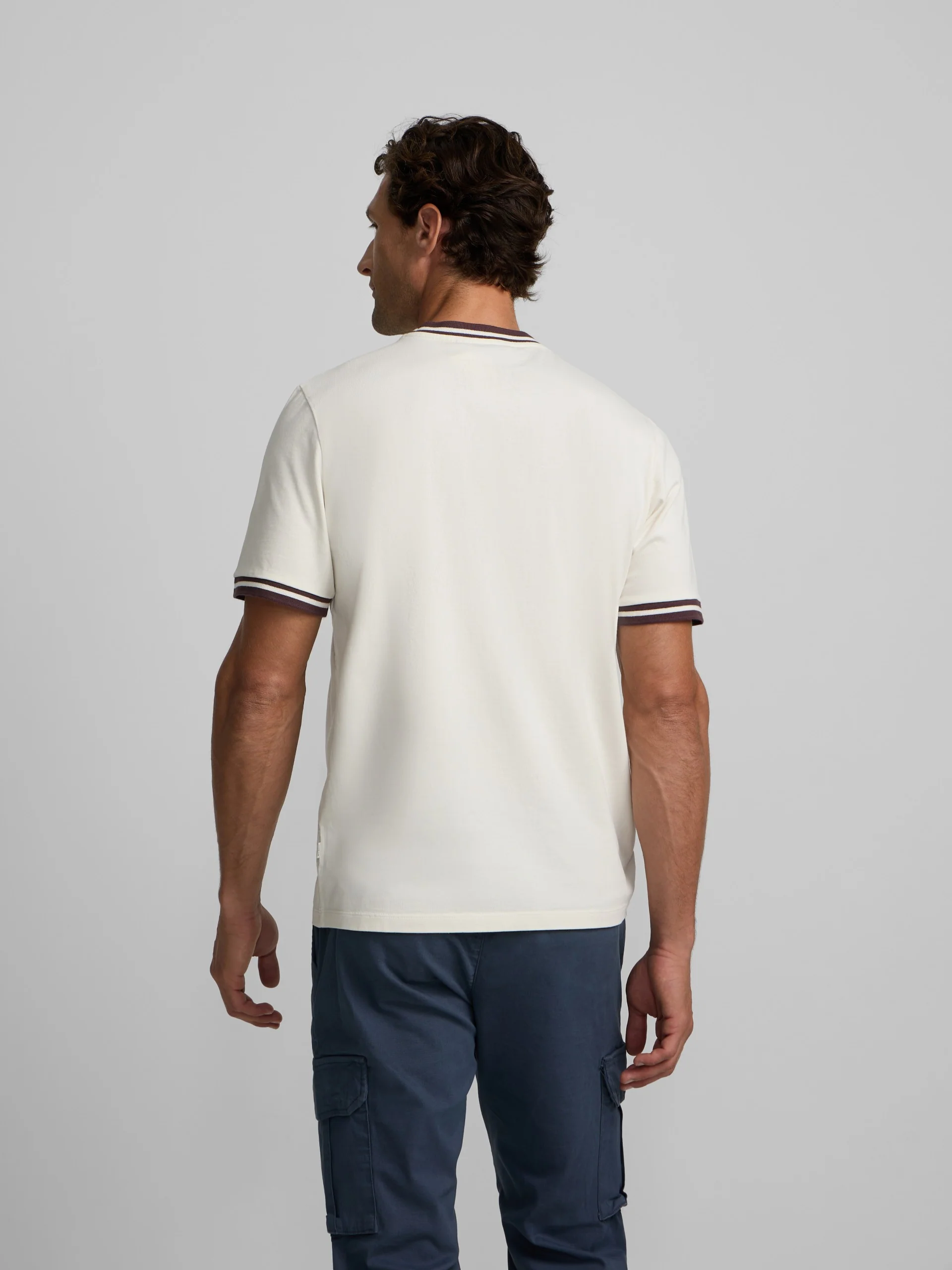 Camiseta good habits crema burdeos - Image 6