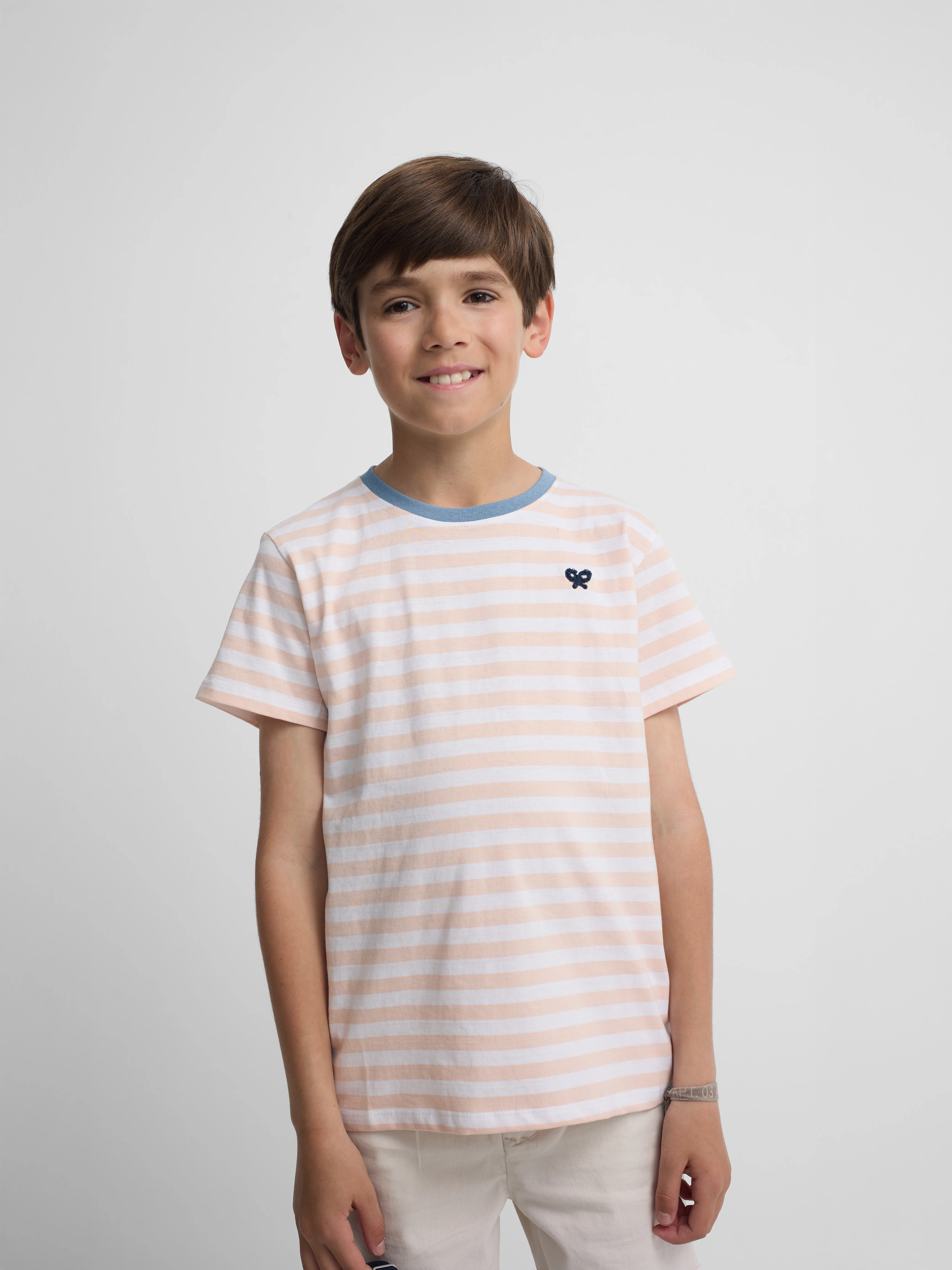 Camiseta kids ribete rayas finas coral - Image 3