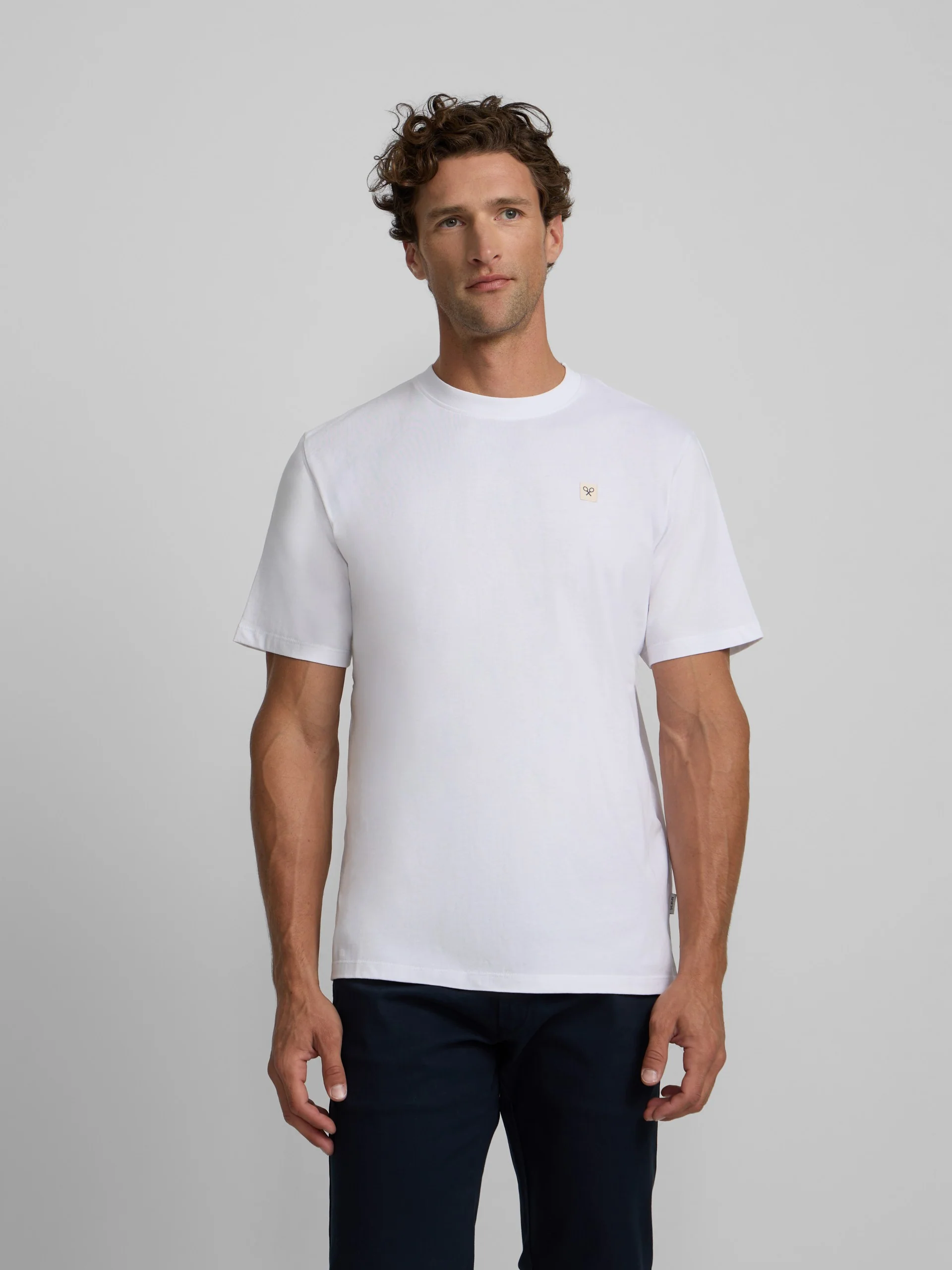 Camiseta lisa minilogo parche blanca - Image 3