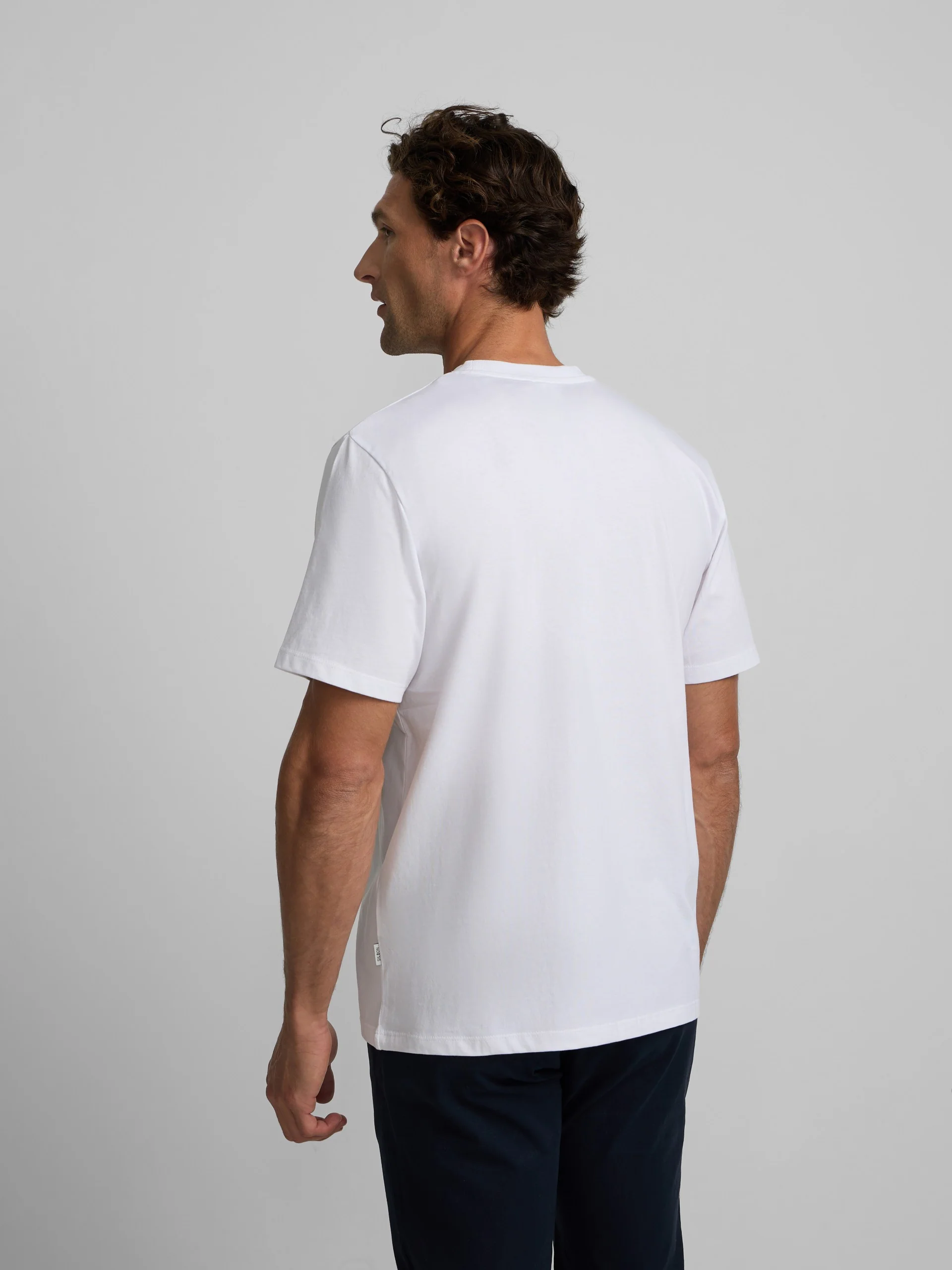 Camiseta lisa minilogo parche blanca - Image 4