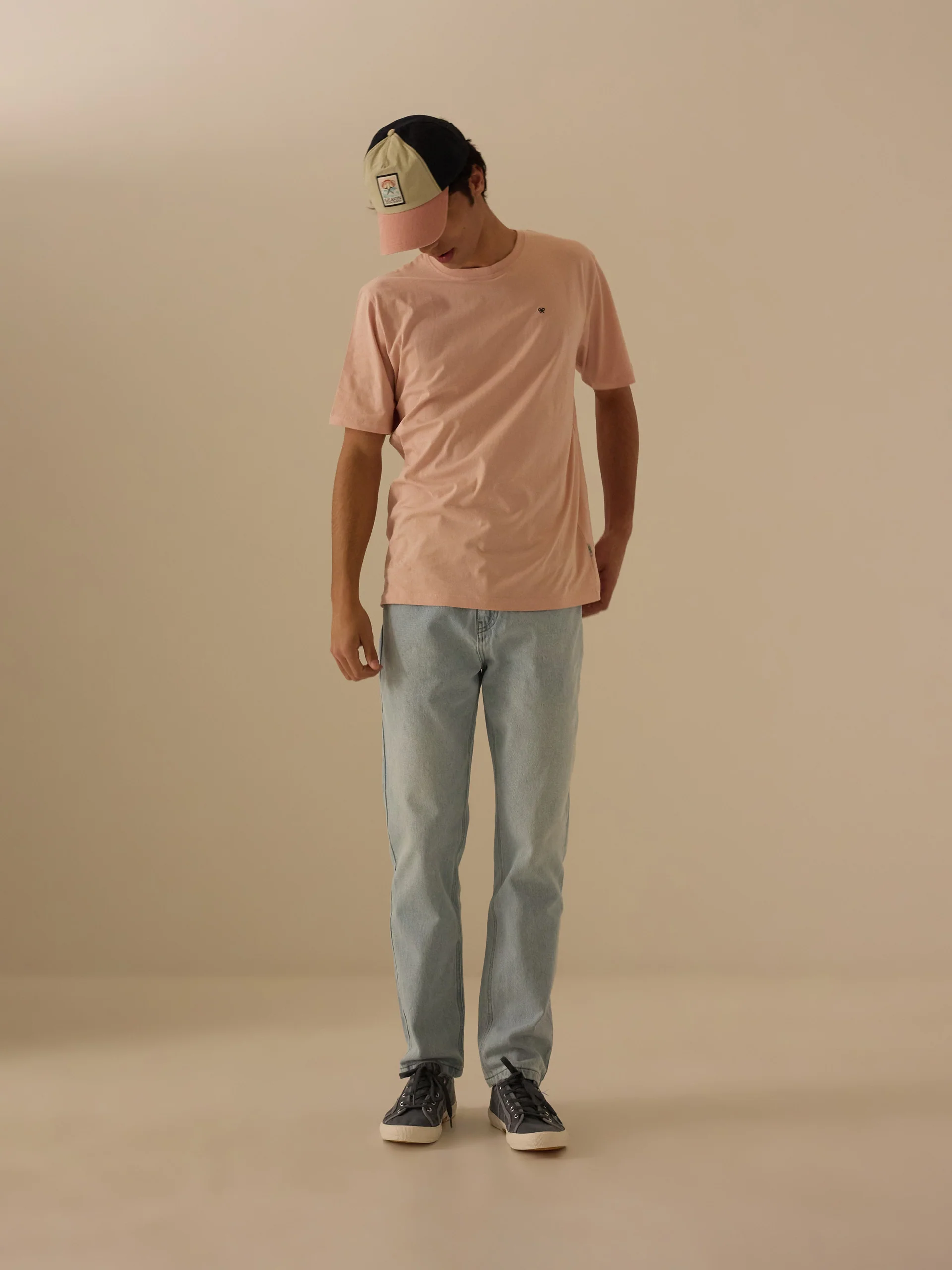 Camiseta minilogo rosa - Image 11