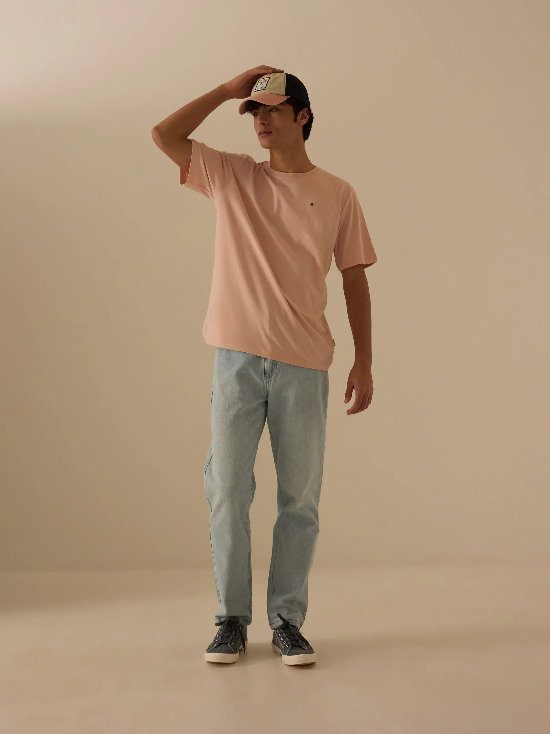 Camiseta minilogo rosa - Image 9