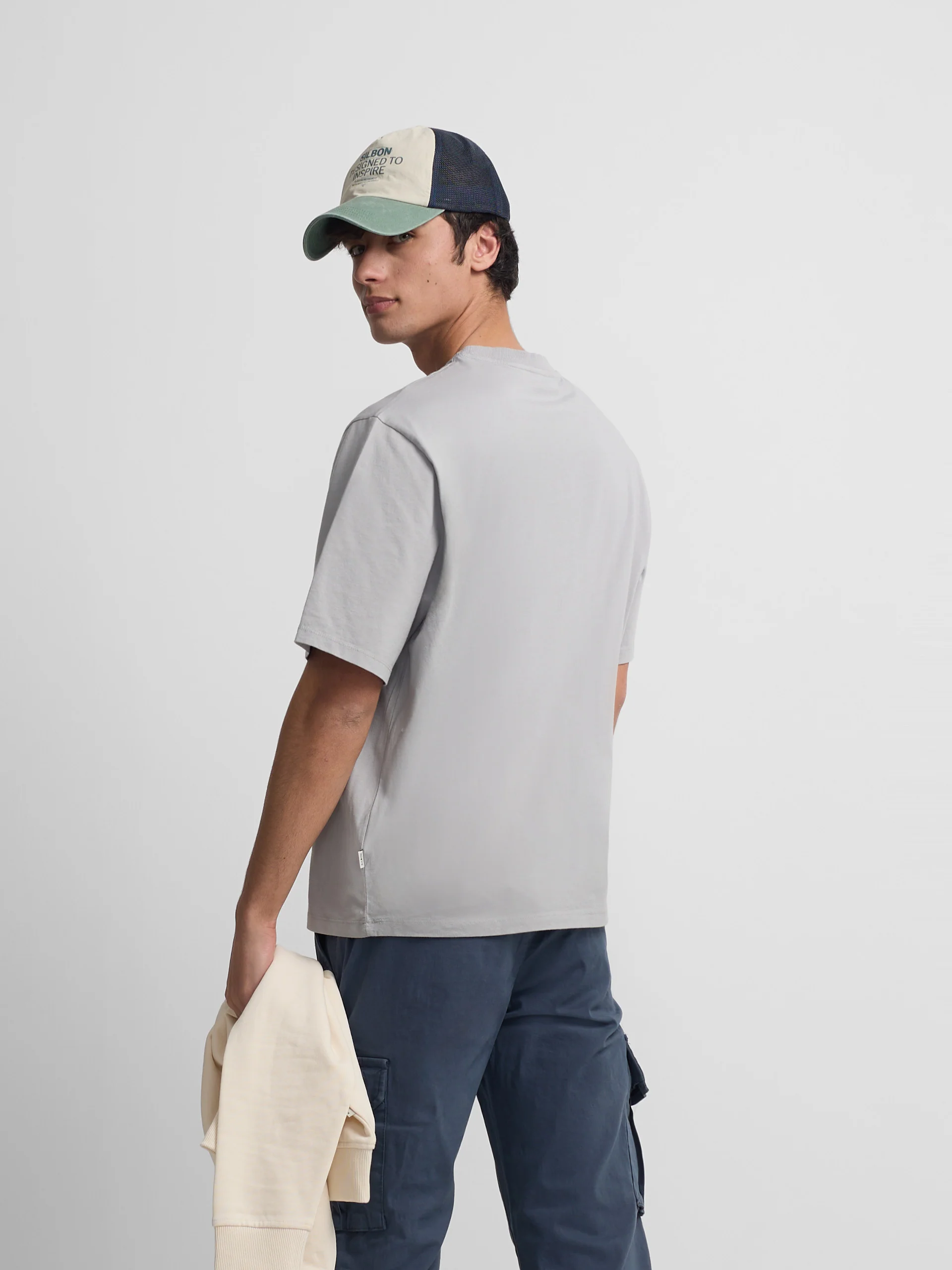 Camiseta special fit minilogo parche gris - Image 3