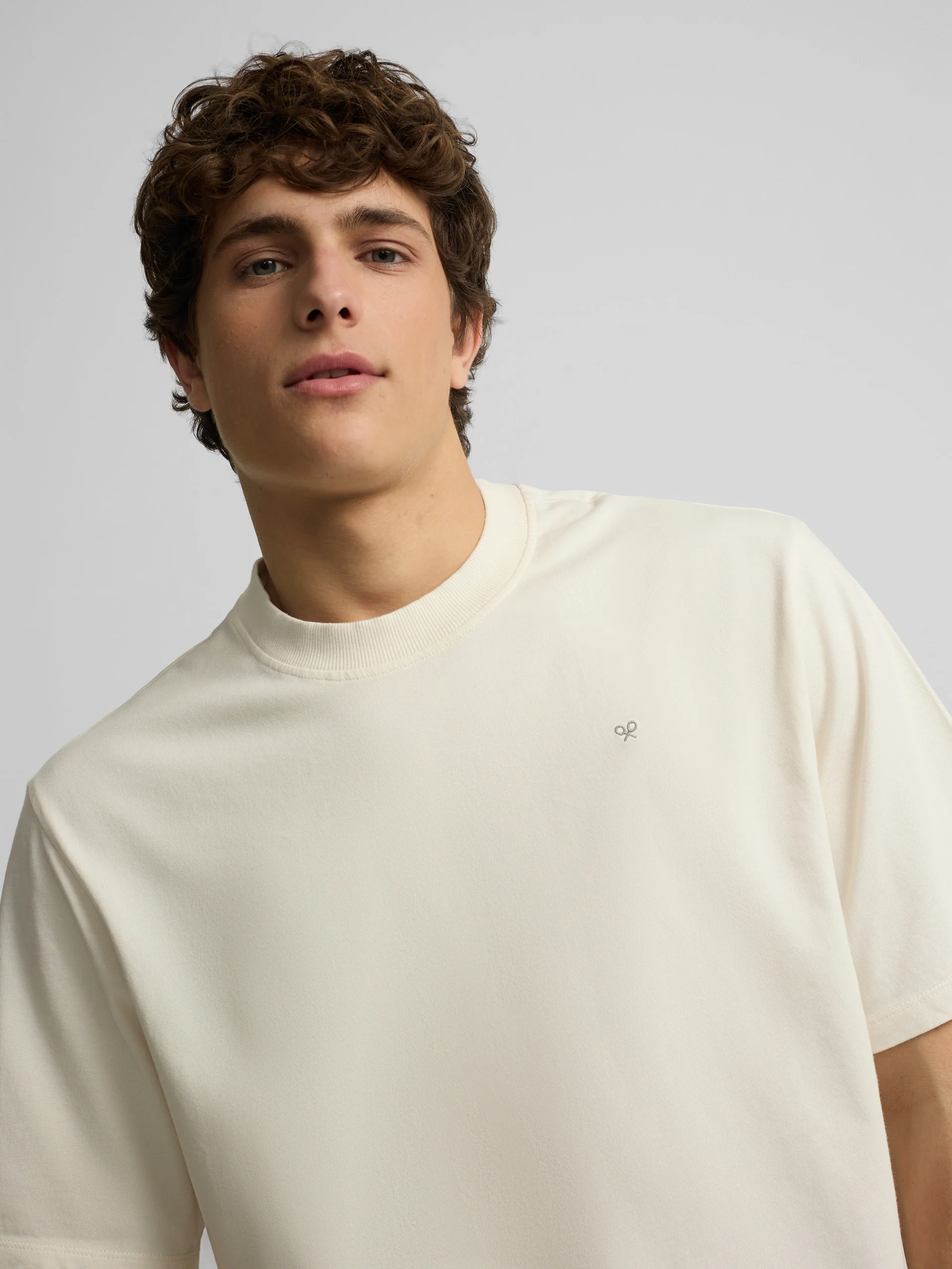 Camiseta special fit Silbon classic society crema - Image 4