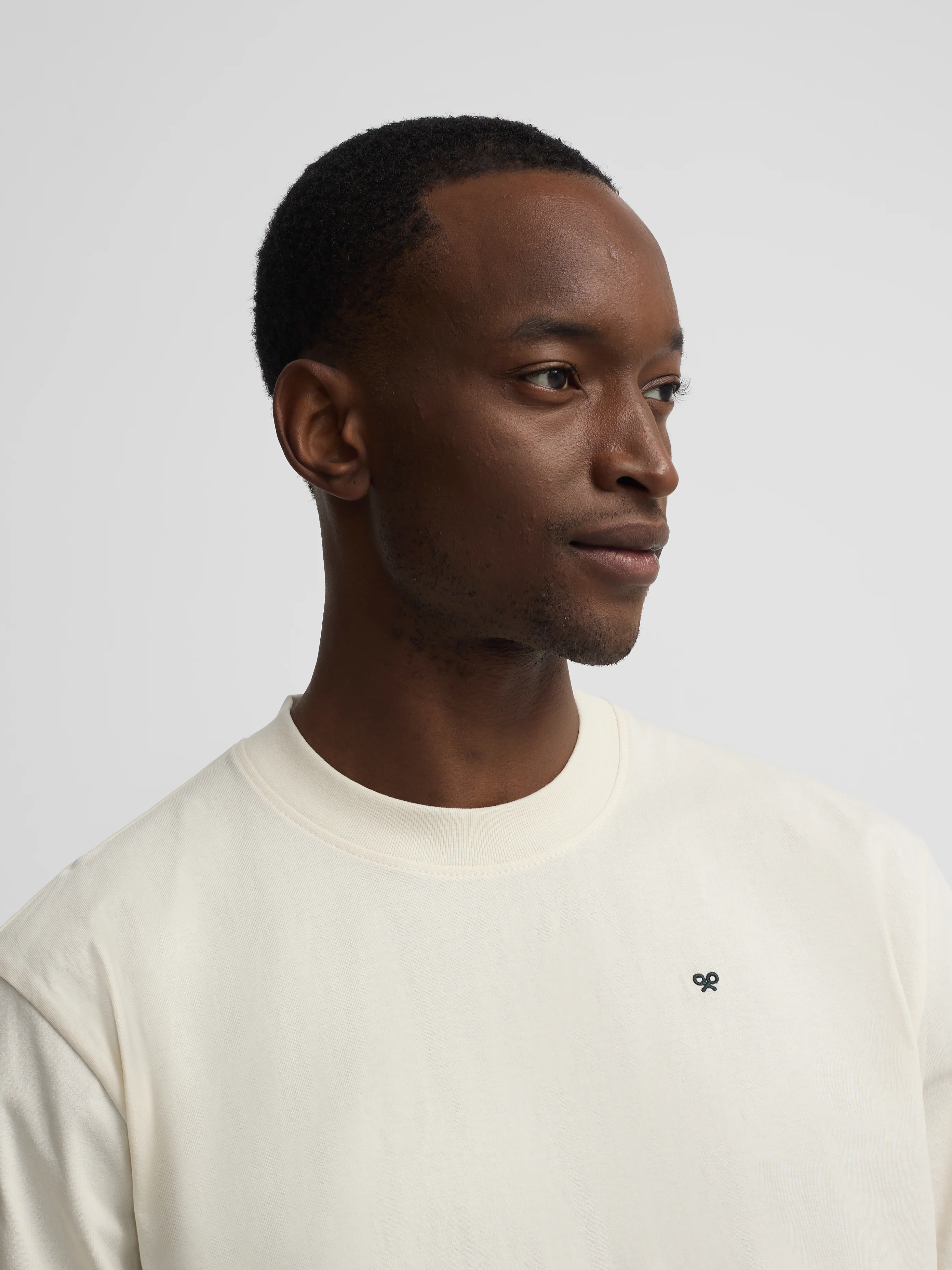 Camiseta special fit silbon plans crema - Image 3