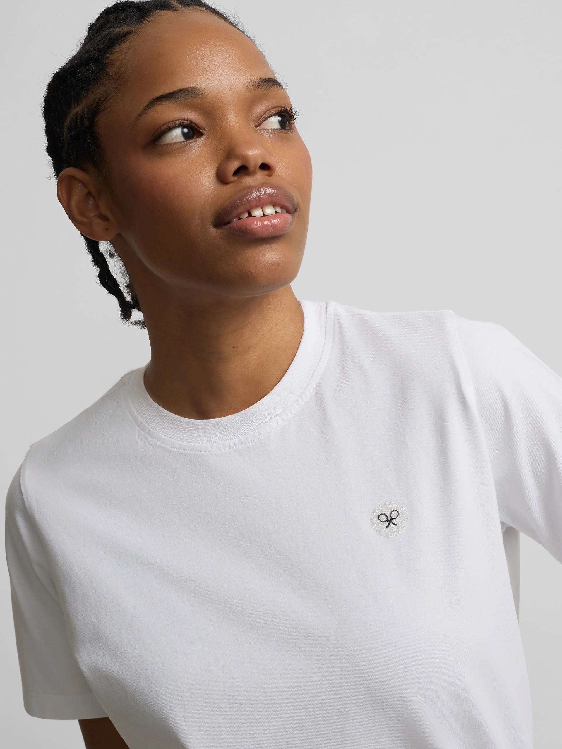 Camiseta woman blanca aplicacion cristal - Image 3