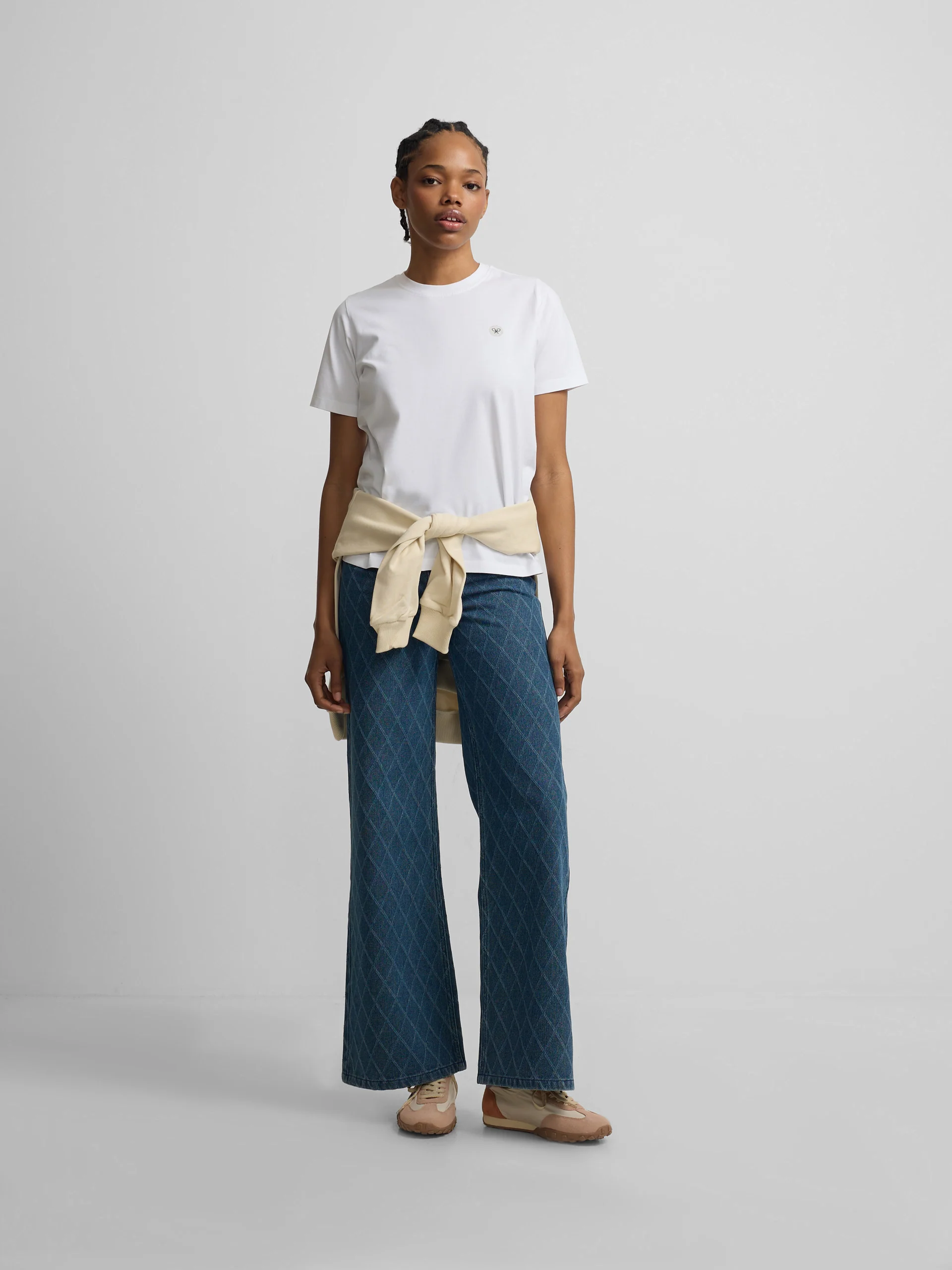 Camiseta woman blanca aplicacion cristal - Image 4