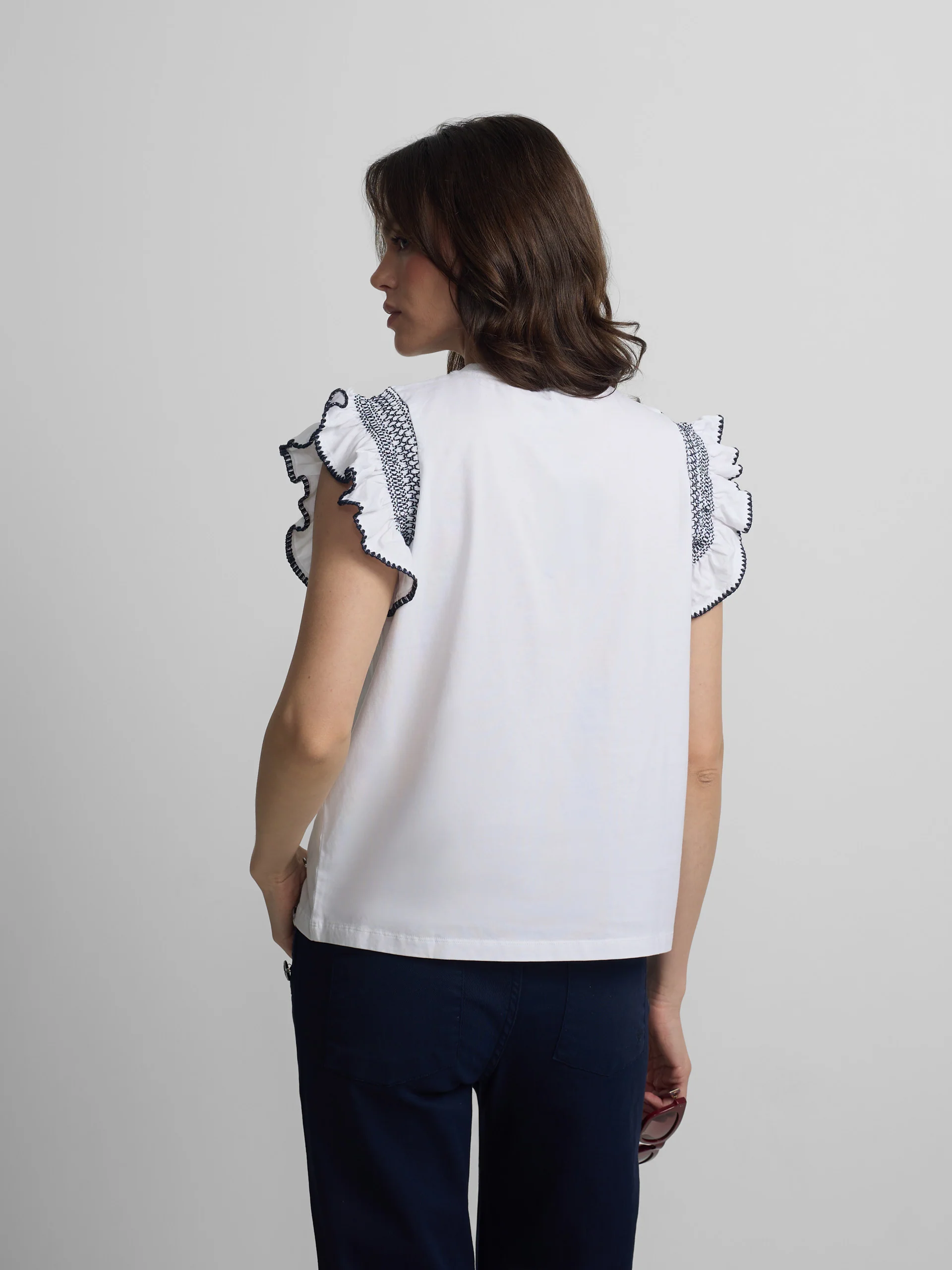 Camiseta woman volantes hombreras blanca - Image 5