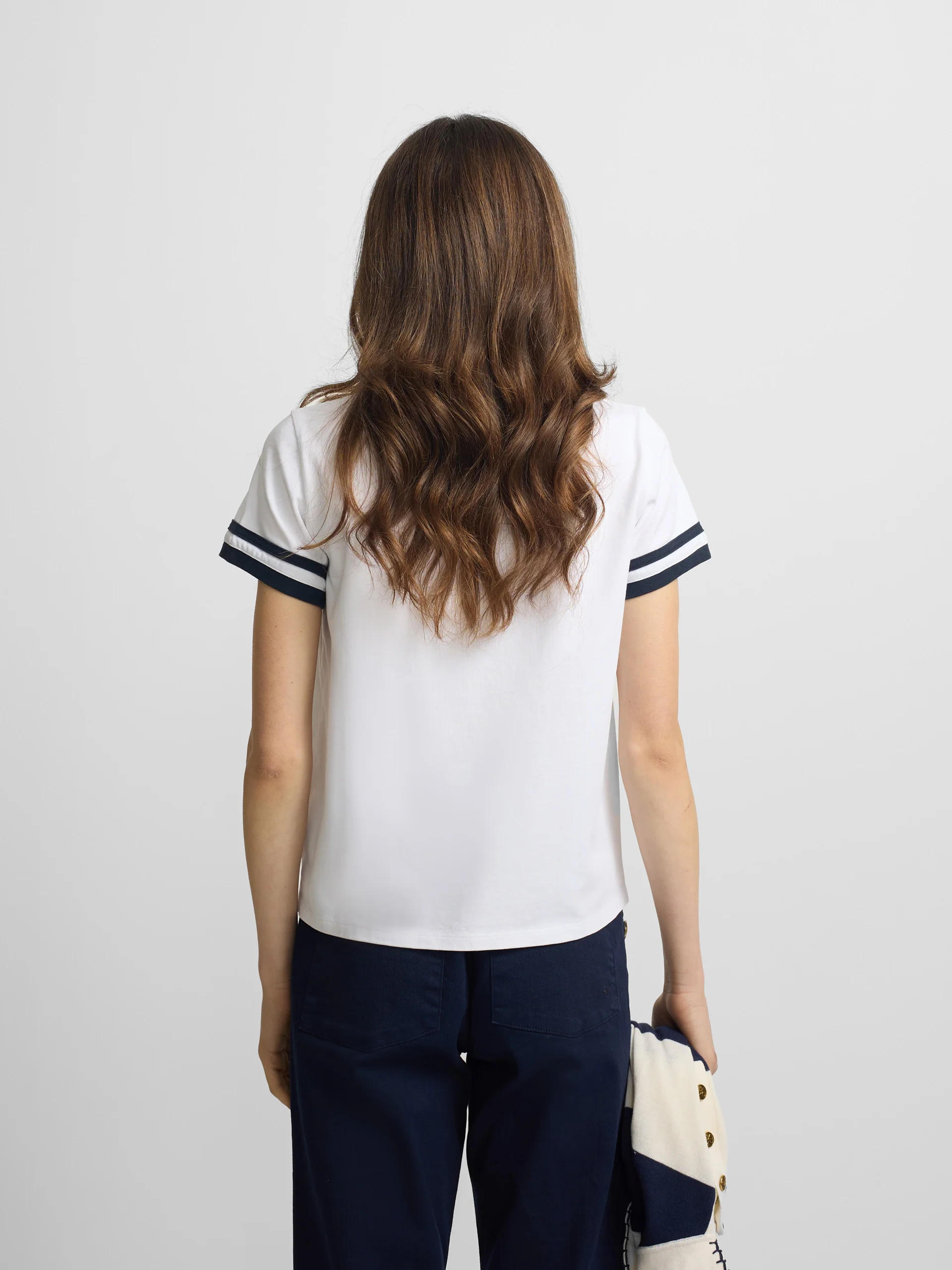 Camiseta woman parche escudo silbon blanca - Image 3
