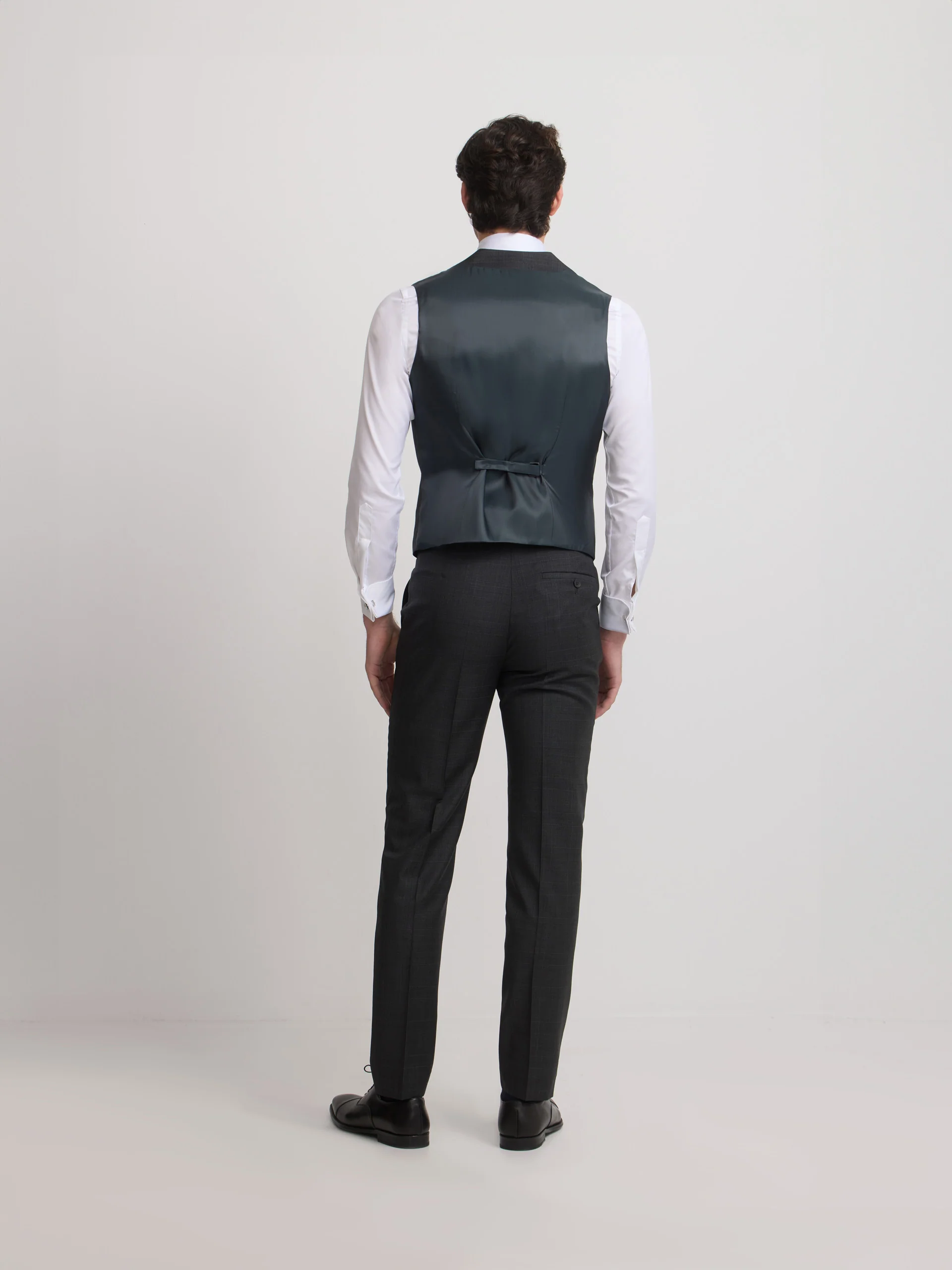Chaleco vestir stretch cuello redondo gris - Image 6