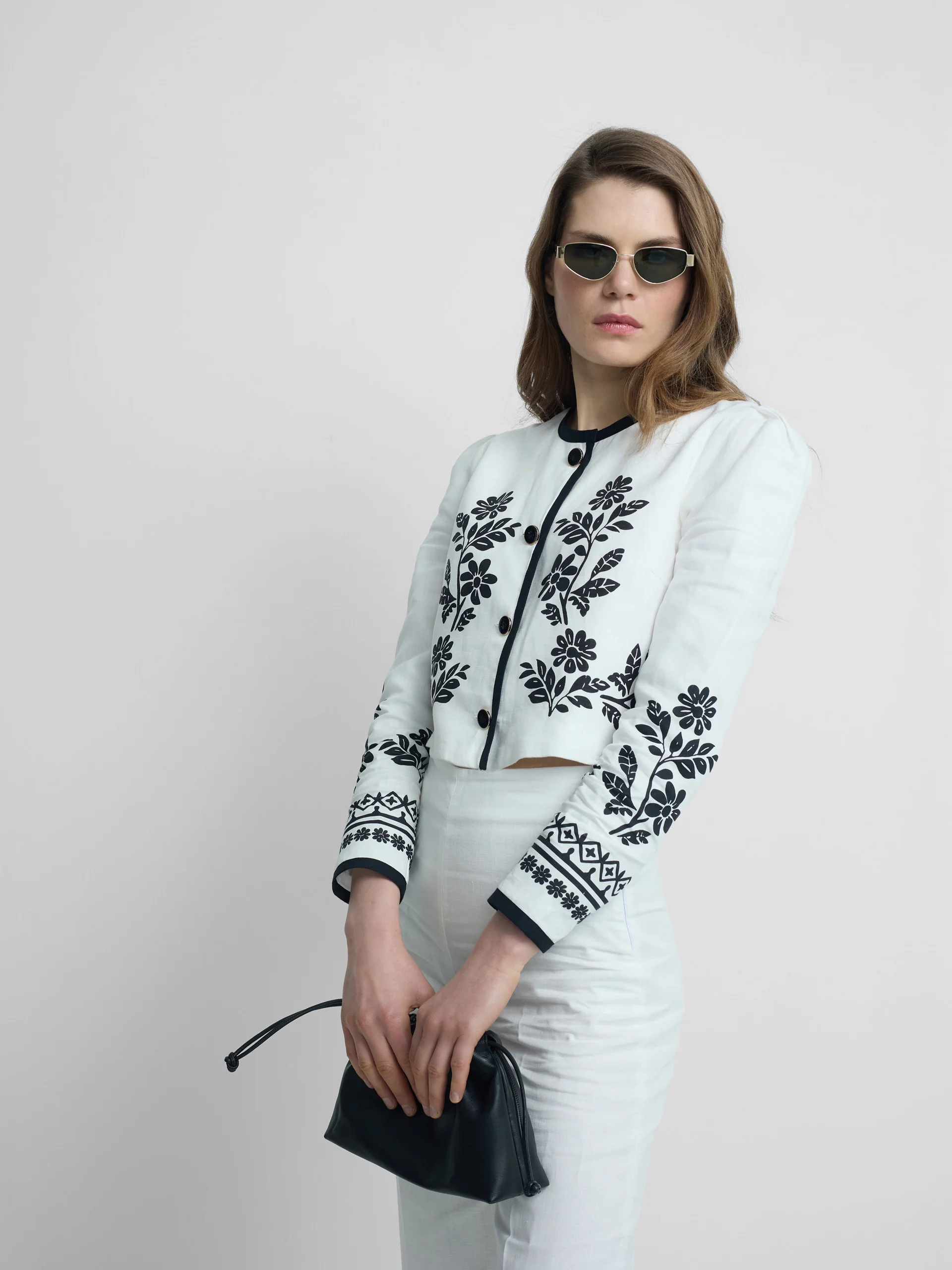 Chaqueta corta lino estampado blanca - Image 4