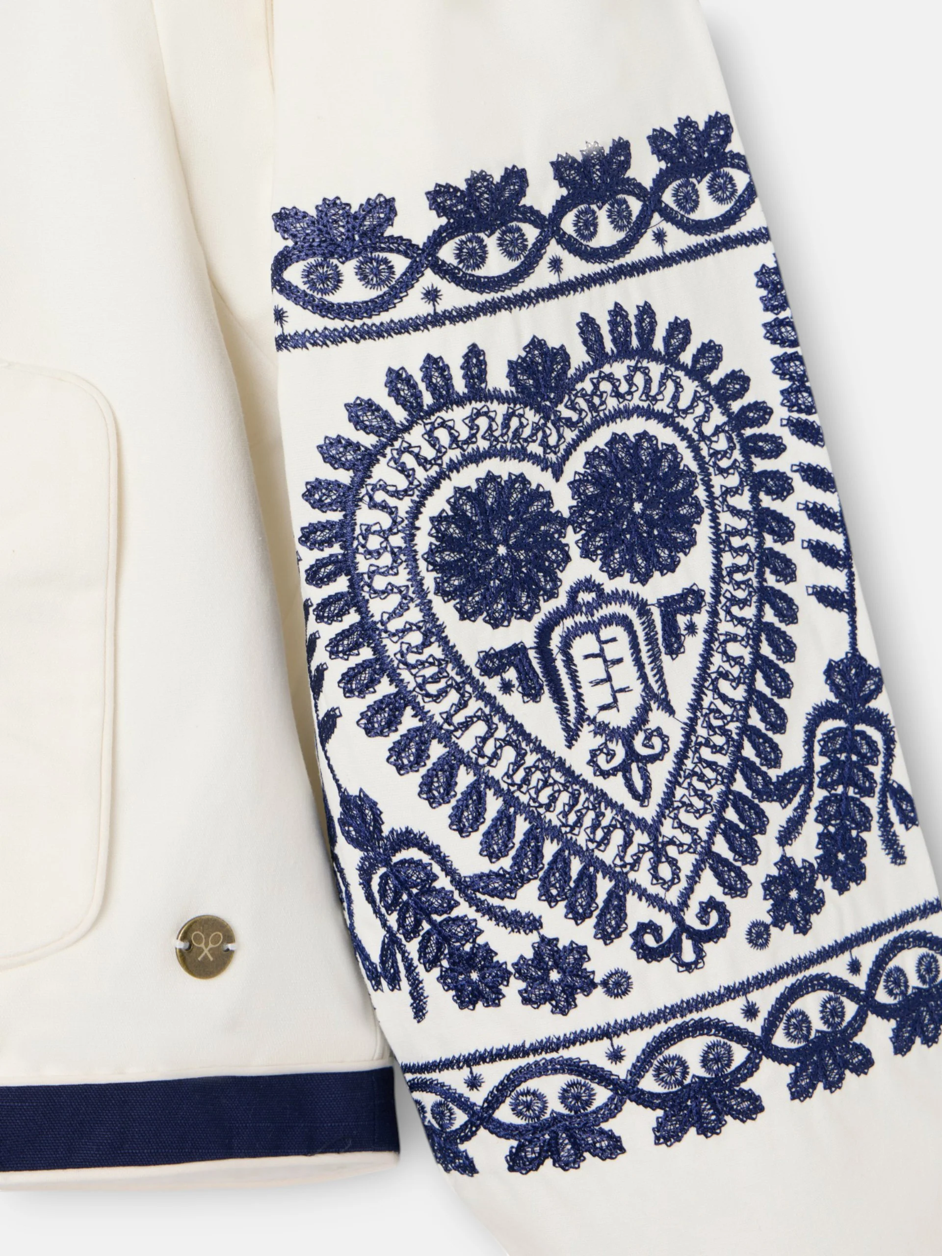 Chaqueta cuello mao bordados blanca - Image 2