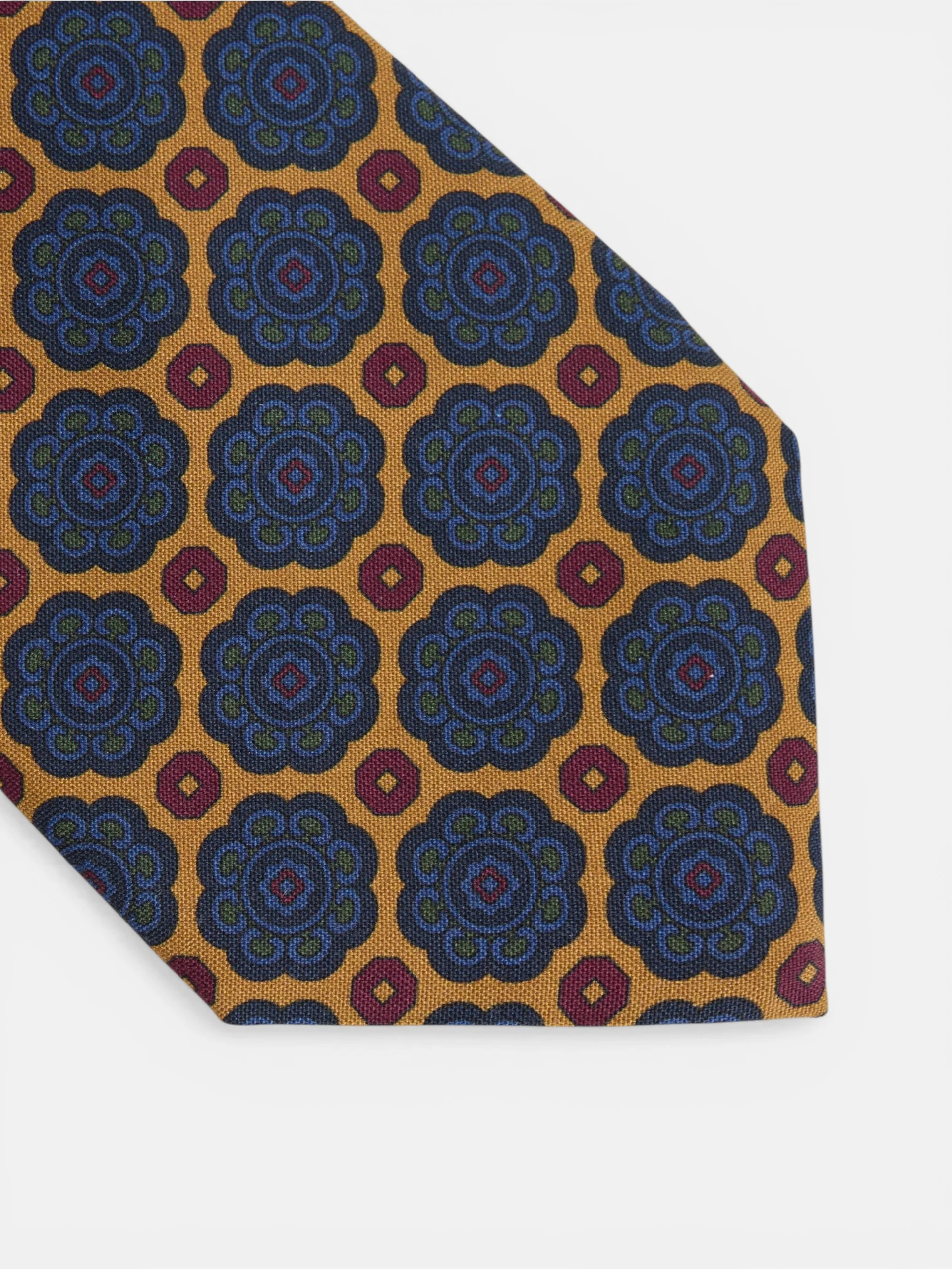 Corbata seda motivo geometrico flor amarilla - Image 3