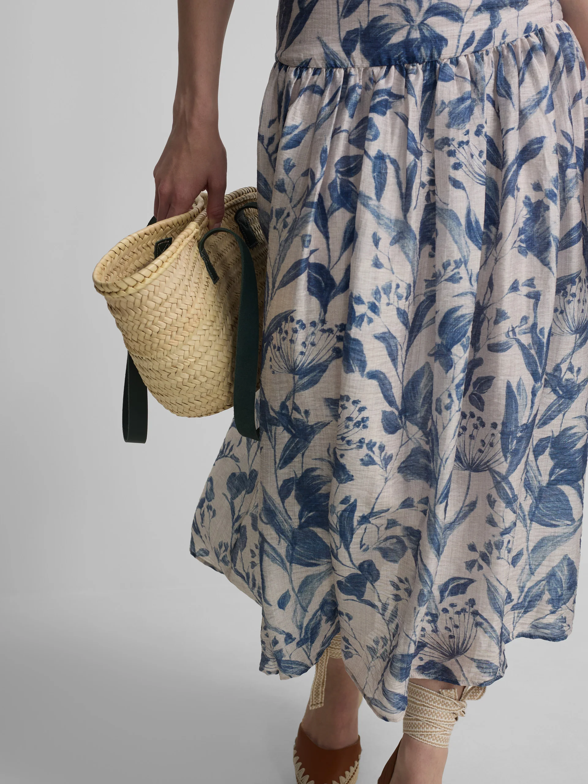 Falda estampado flores azul - Image 4