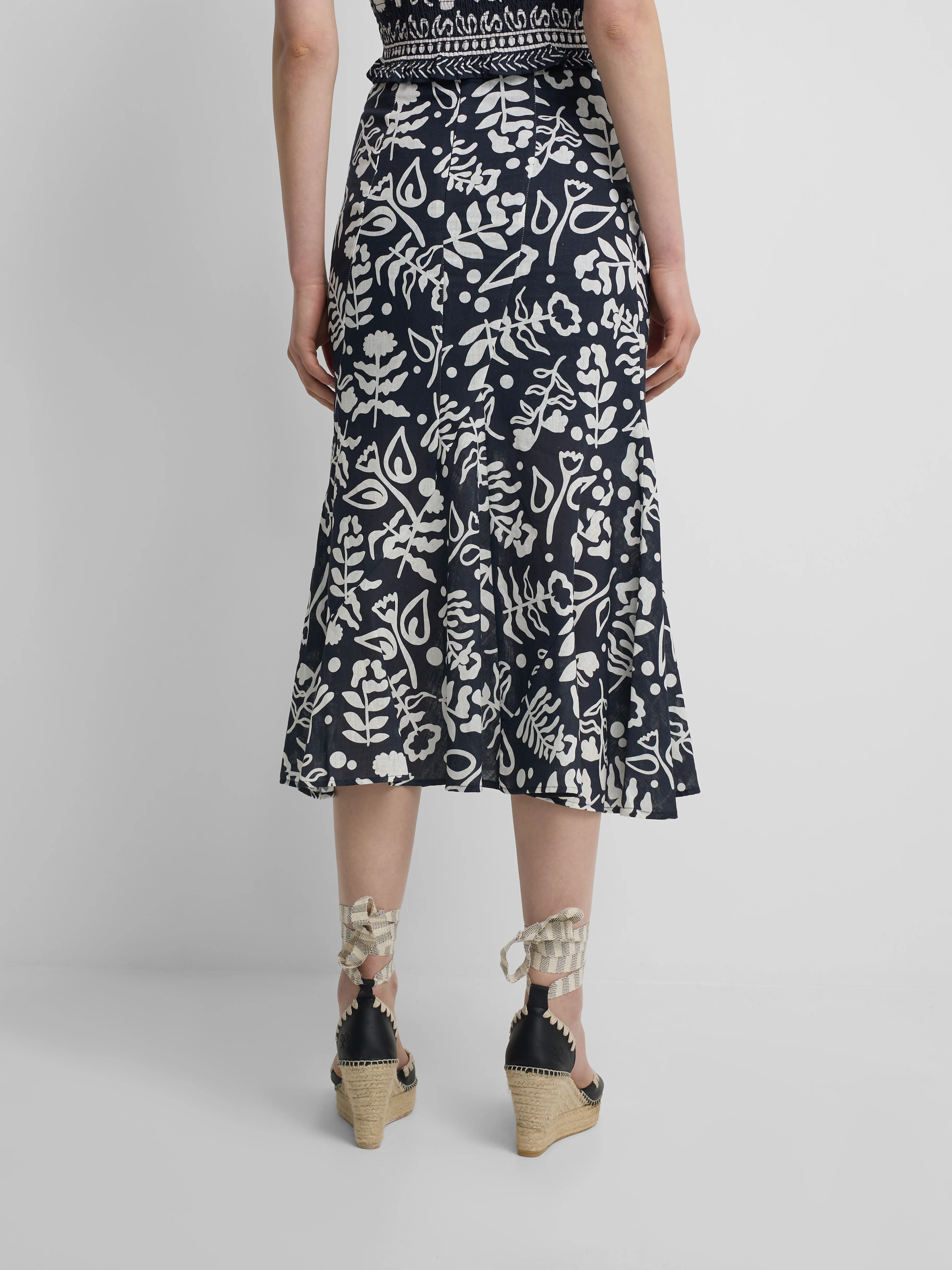 Falda fluida volantes estampado marino - Image 4