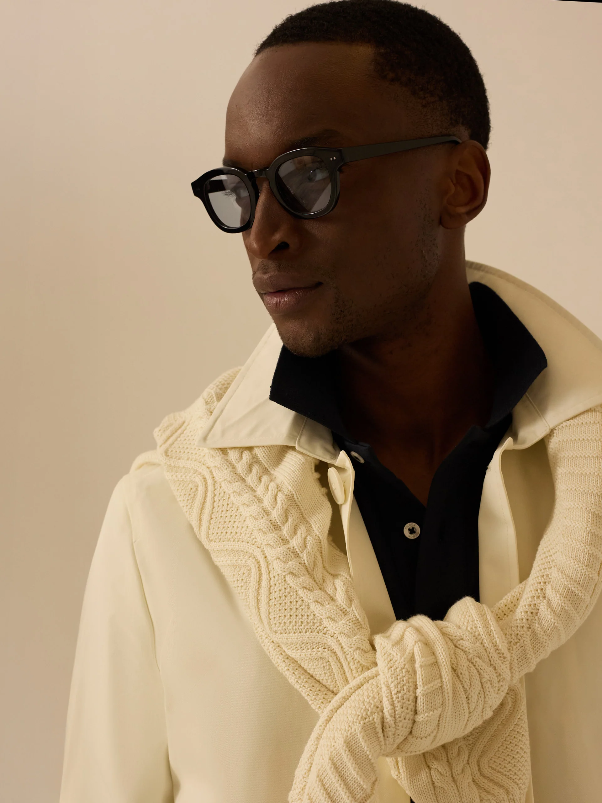 Gabardina corta beige - Image 3