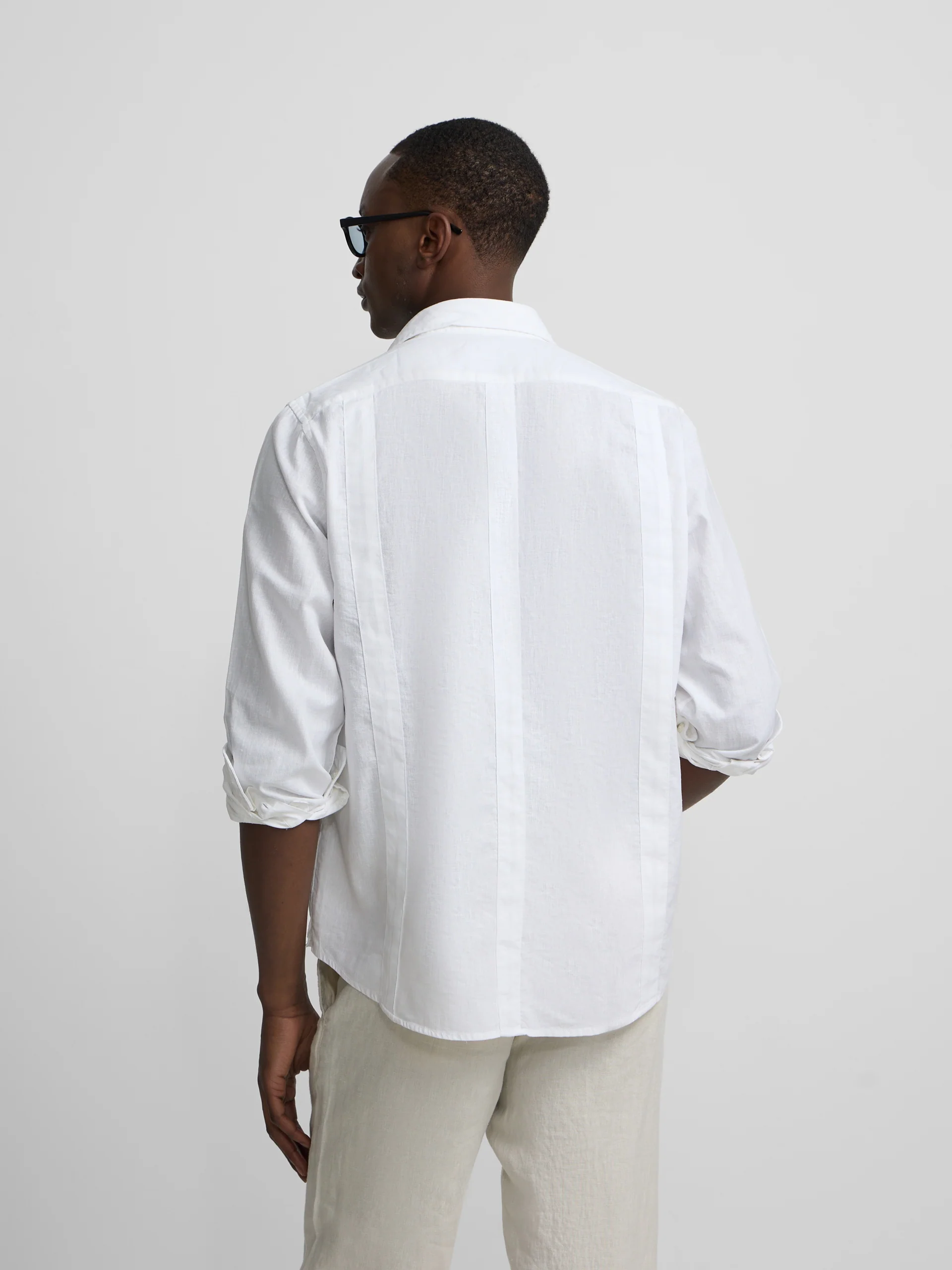 Guayabera sport lino blanca - Image 7