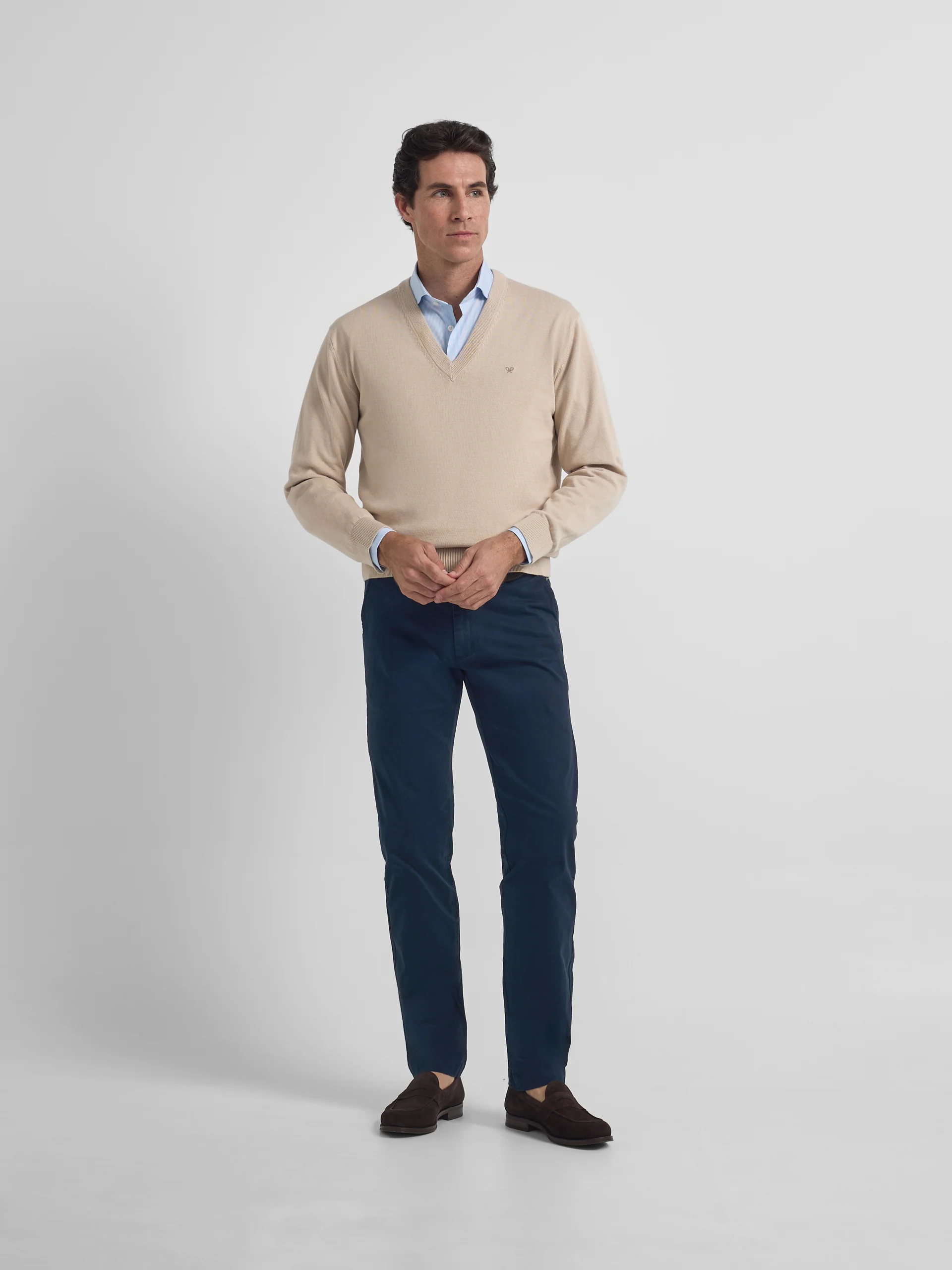 Jersey cuello pico business beige - Image 4