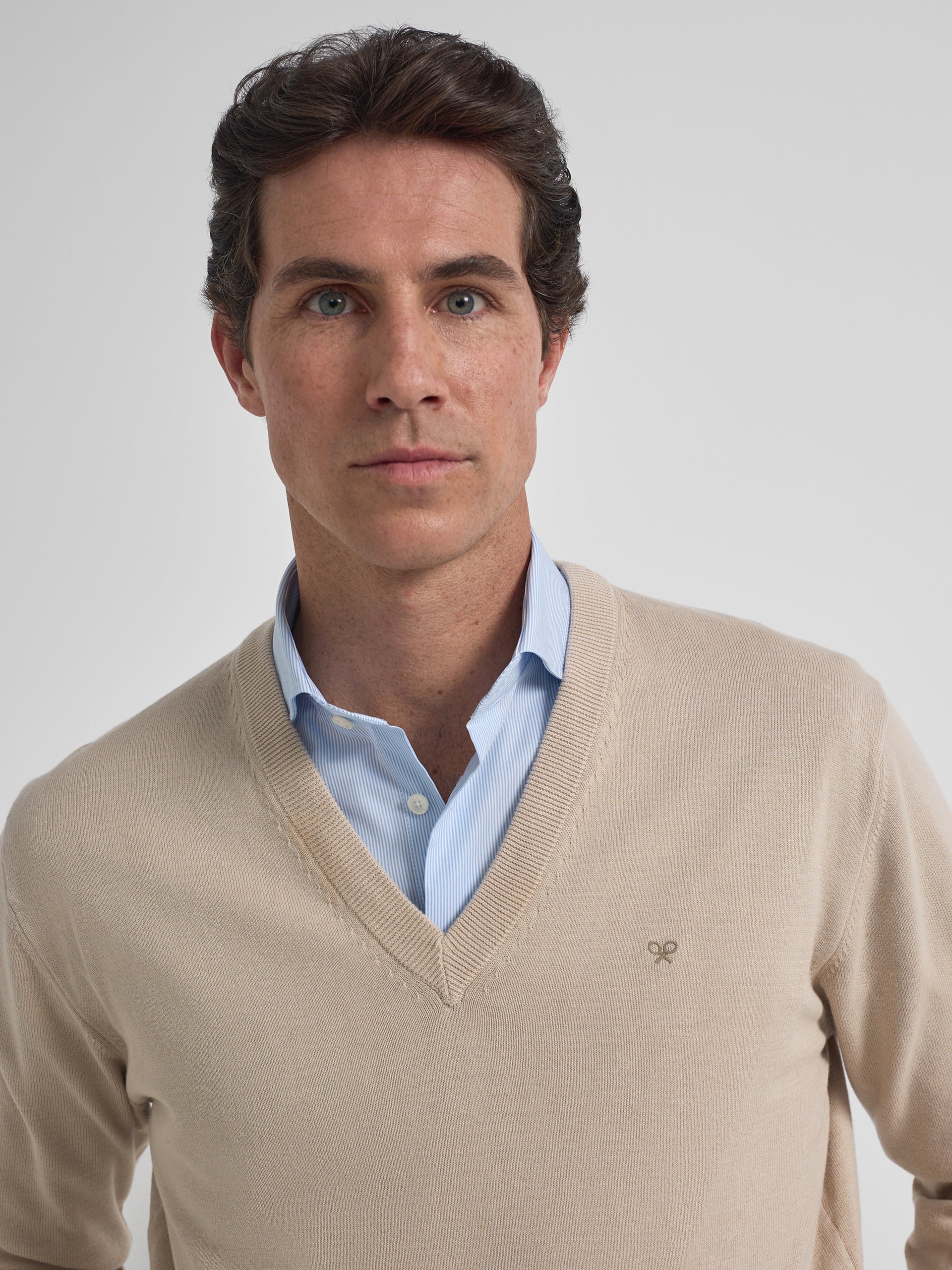 Jersey cuello pico business beige - Image 5