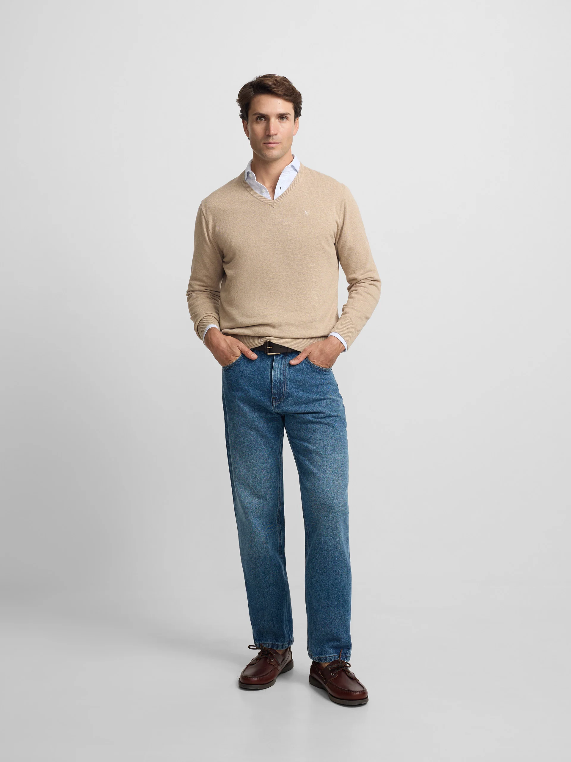 Jersey liso cuello pico marron claro - Image 4