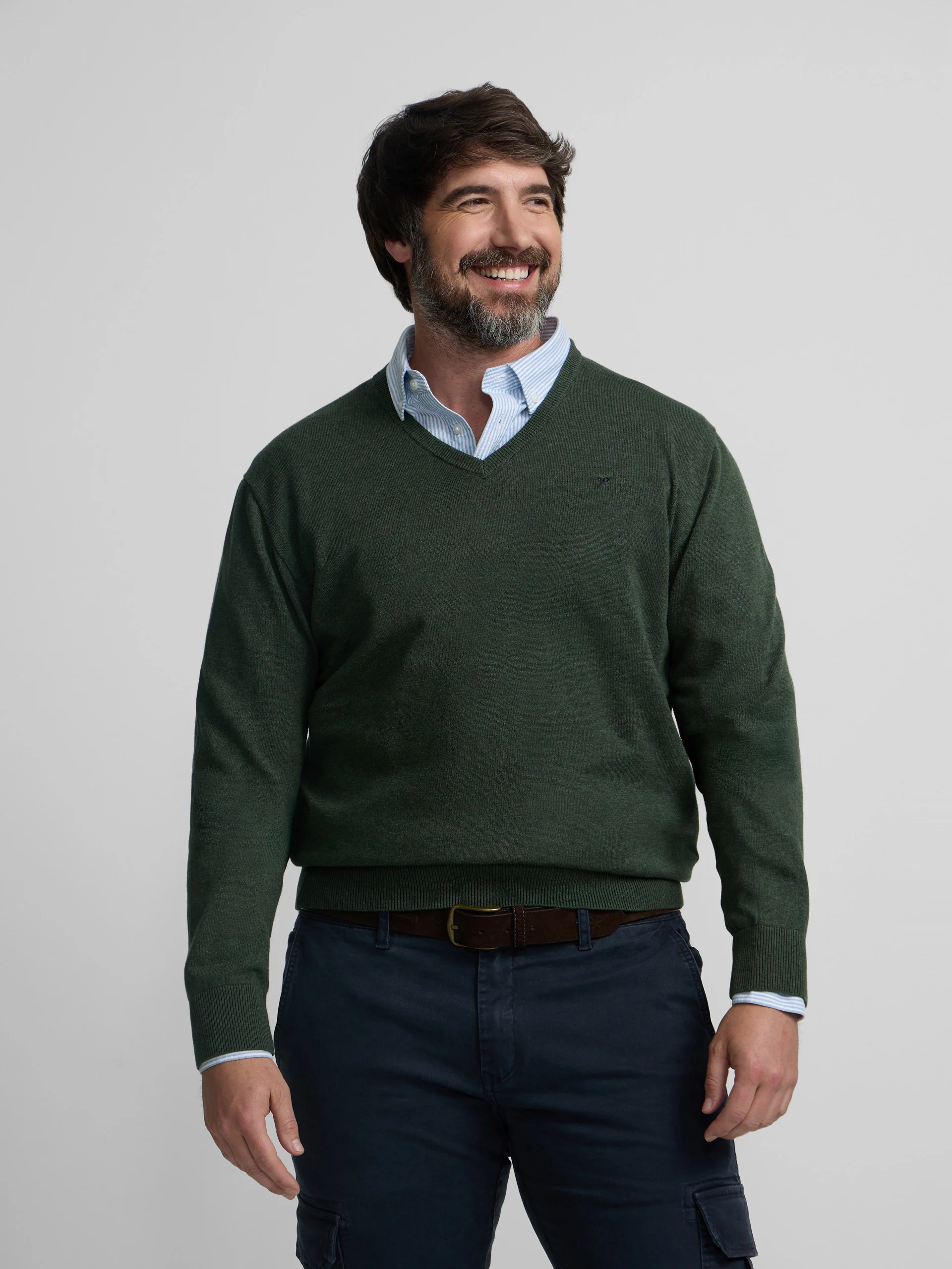 Jersey liso cuello pico verde oscuro - Image 4