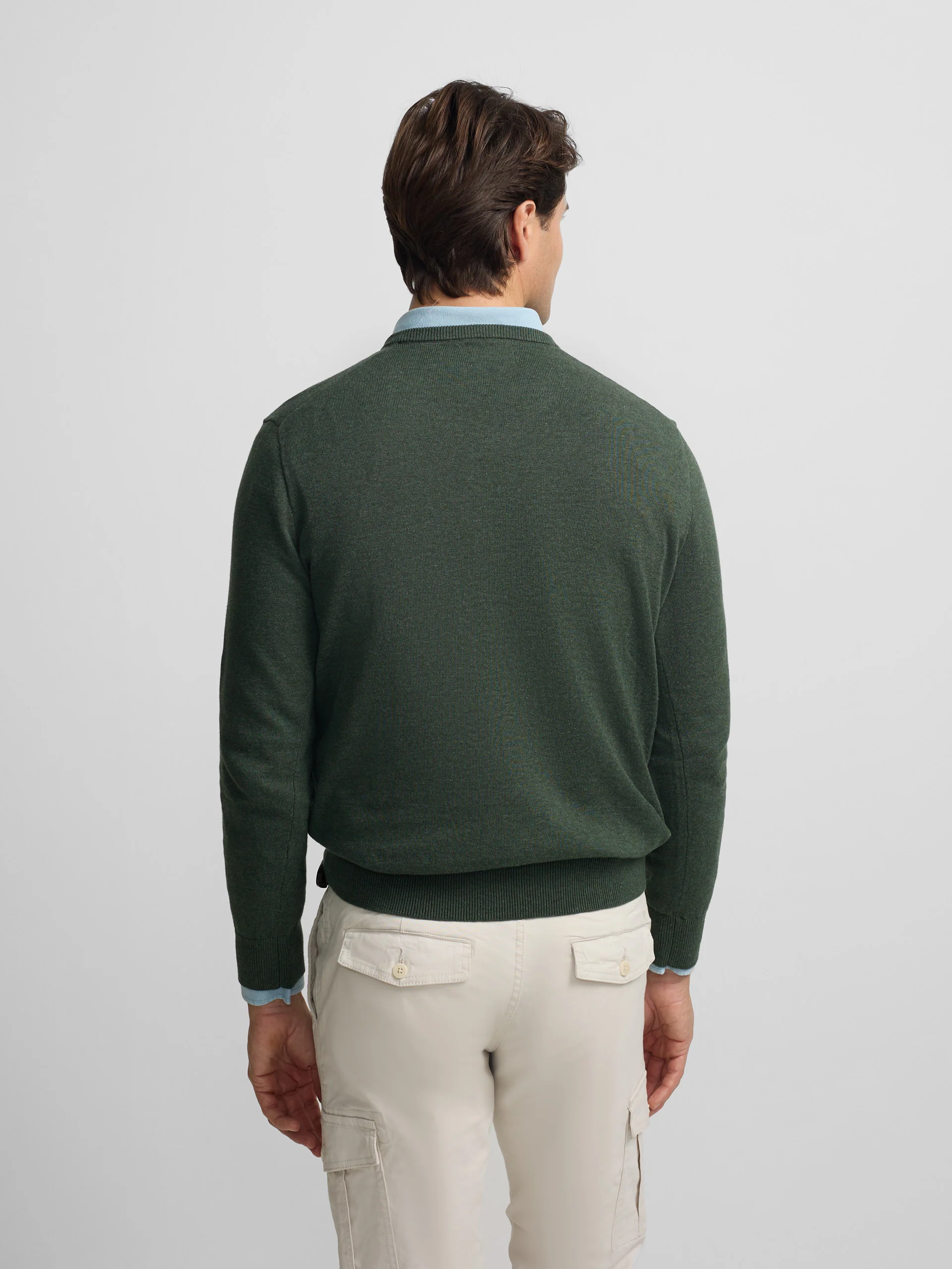 Jersey liso cuello pico verde oscuro - Image 5