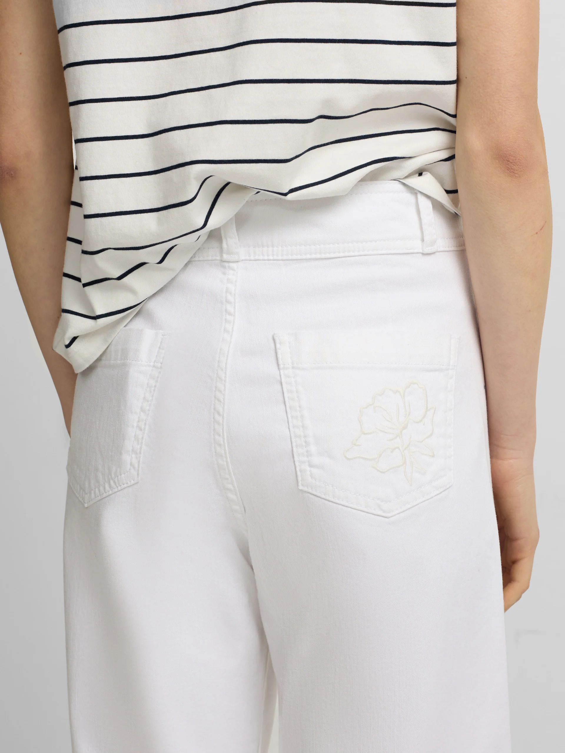 Pantalon bordados flores crudo - Image 6