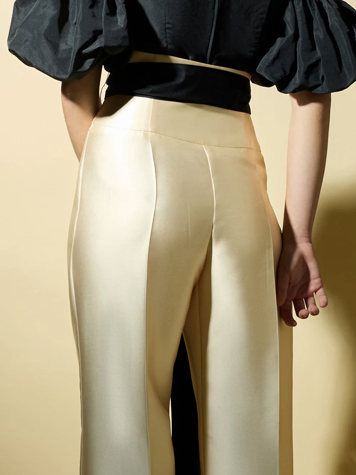 Pantalón CaprilexSilbon mikado vainilla y negro - Image 6