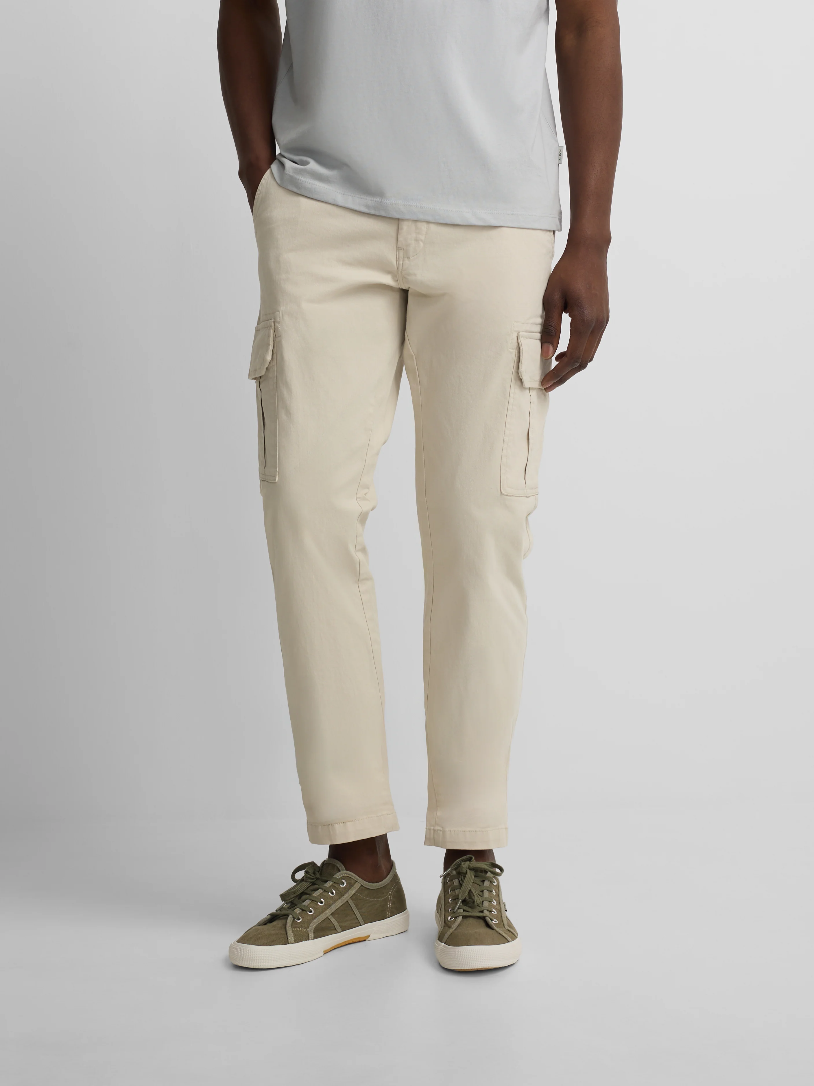 Pantalon cargo casual piedra - Image 3